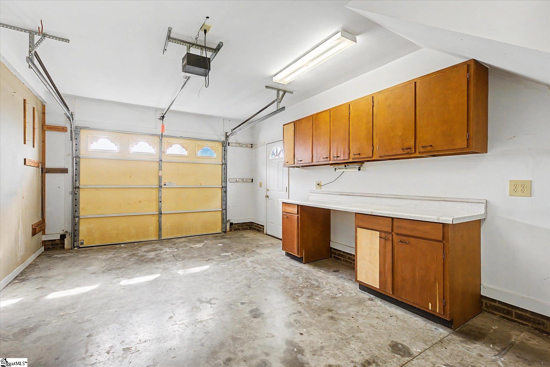 302 W Hampton Avenue Property Photo 37