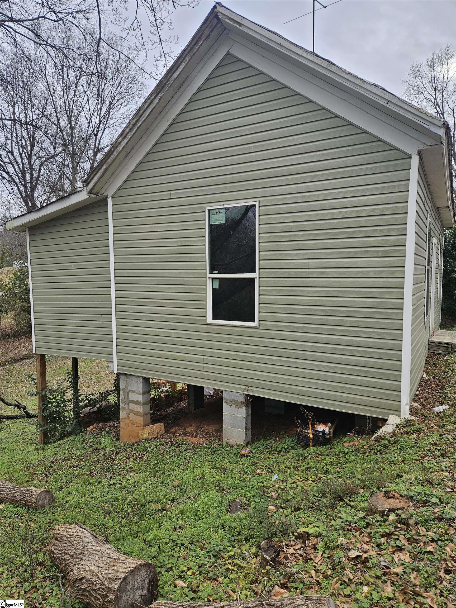 1582079 Property Photo 4