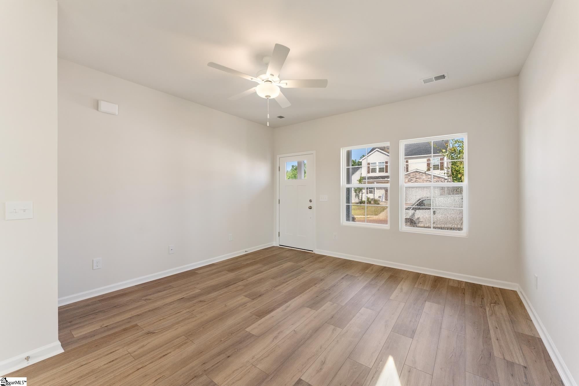 2320 Mill Loop Property Photo 4