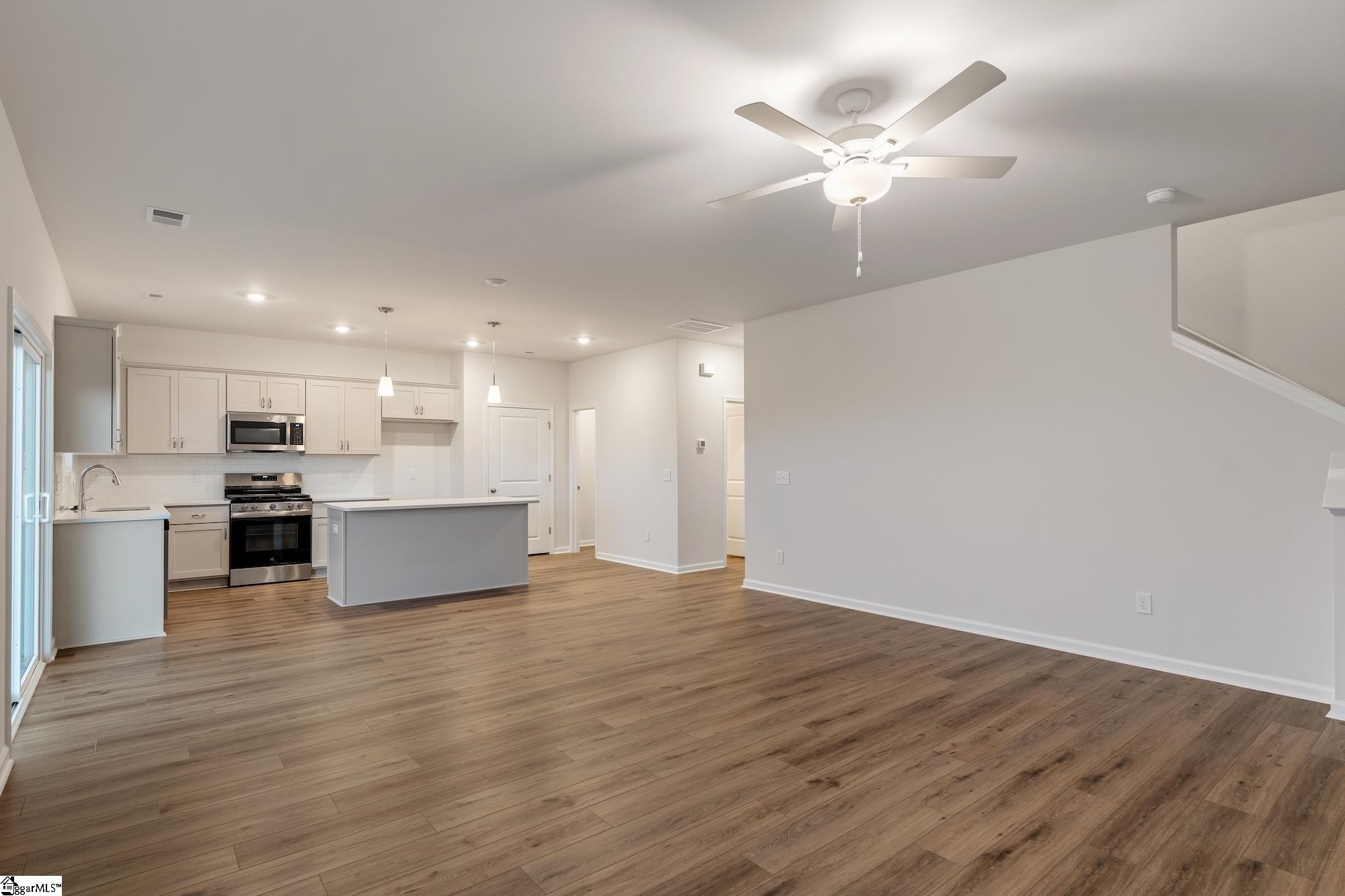 2300 Mill Loop Property Photo 8