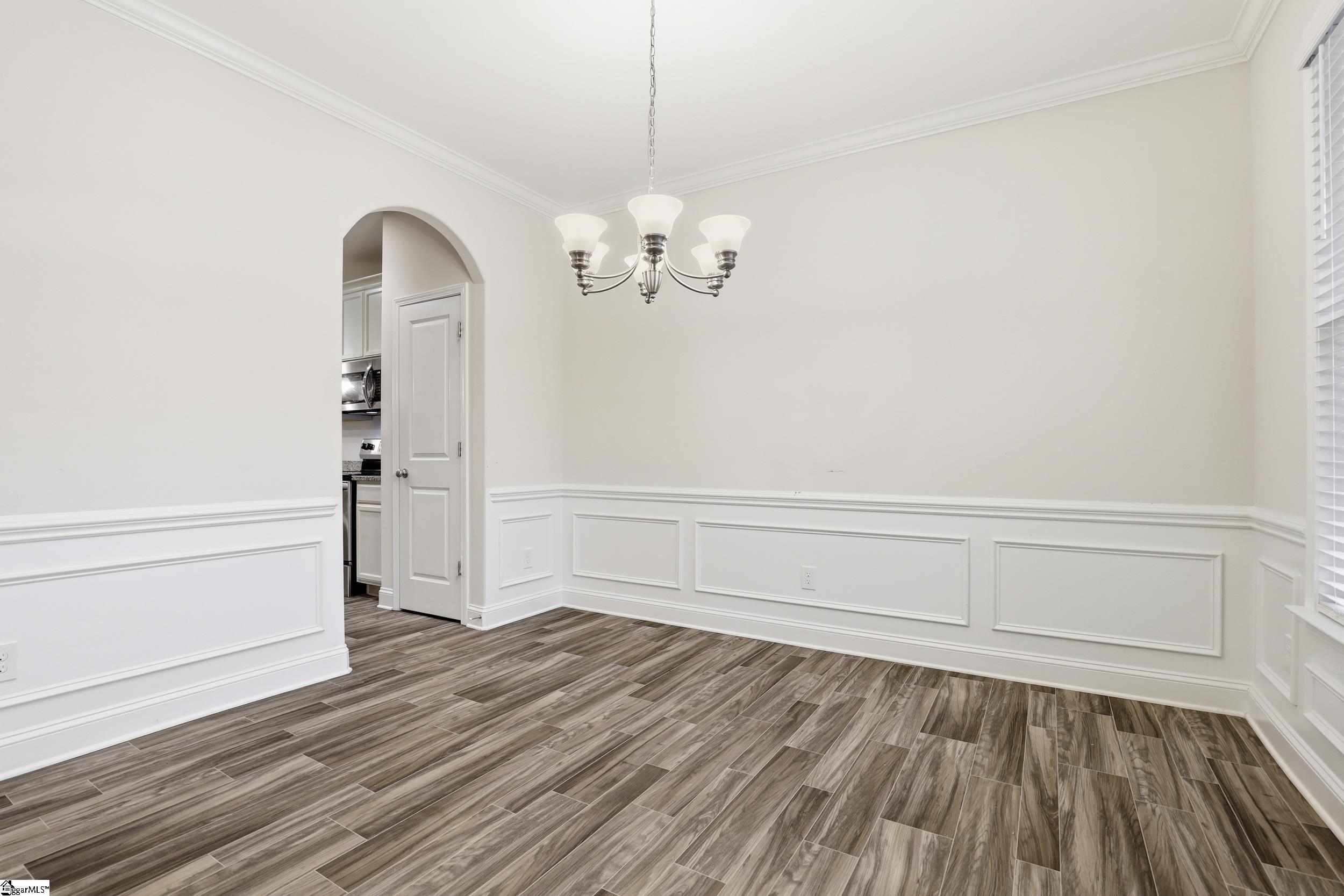 131 Estateside Drive Property Photo 4