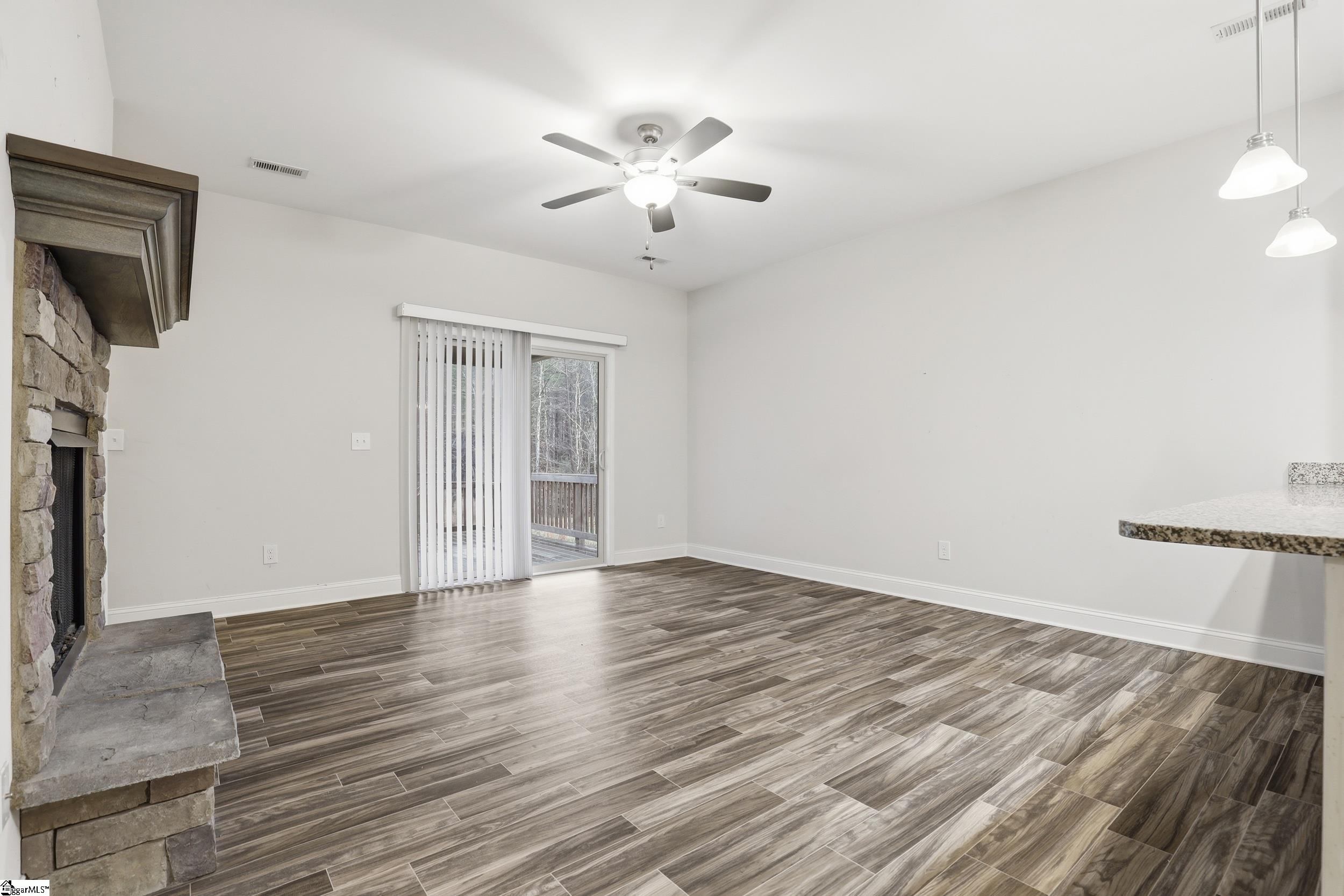 131 Estateside Drive Property Photo 6