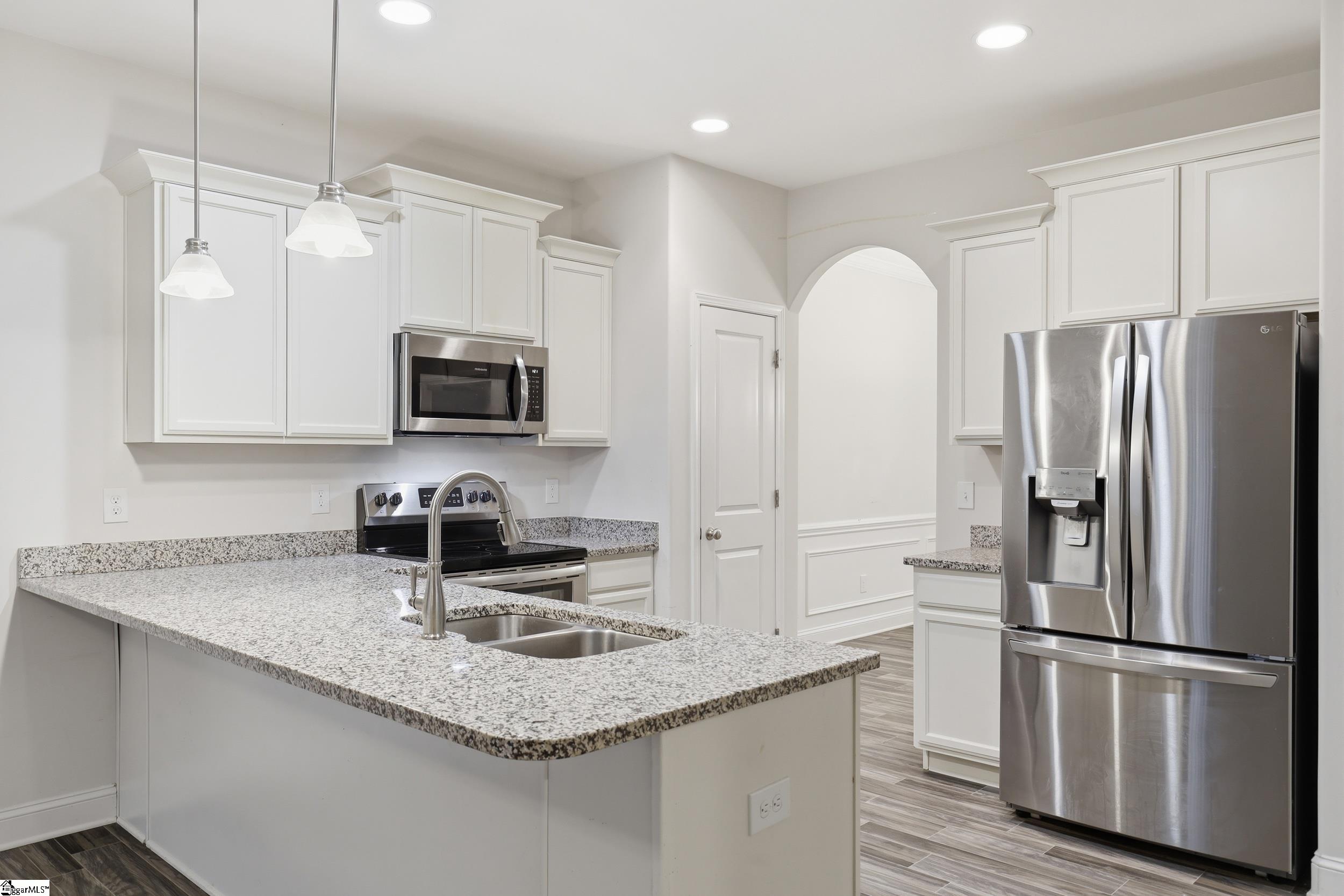 131 Estateside Drive Property Photo 8