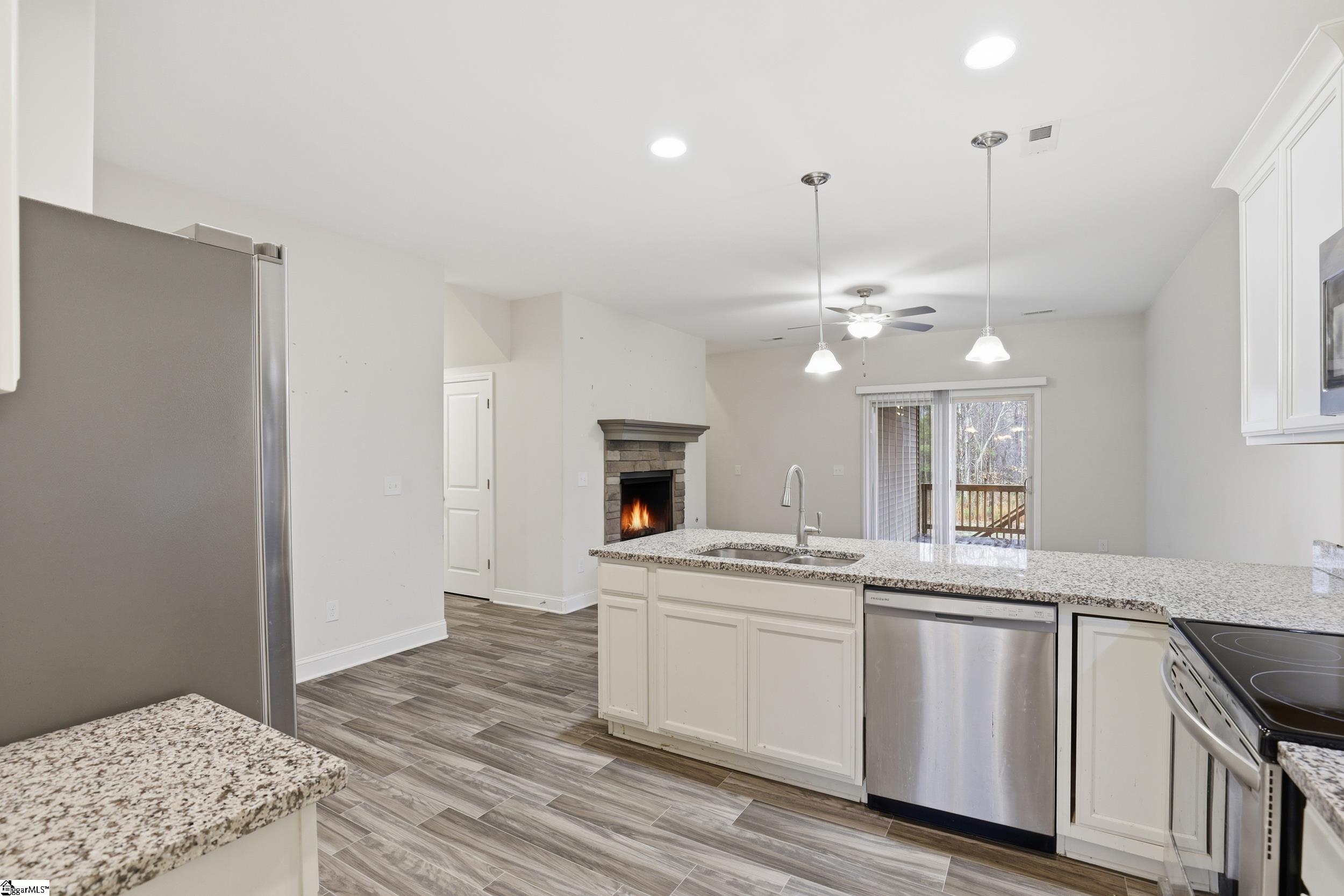 131 Estateside Drive Property Photo 9