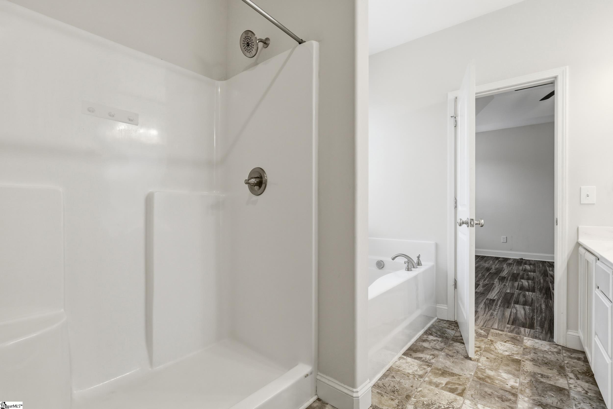 131 Estateside Drive Property Photo 14