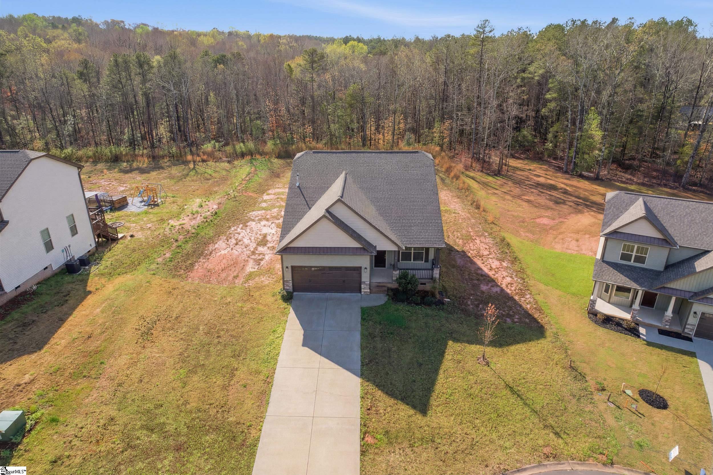 131 Estateside Drive Property Photo 31