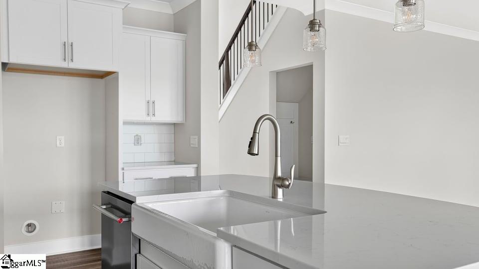 521 Inchmore Drive Property Photo 12