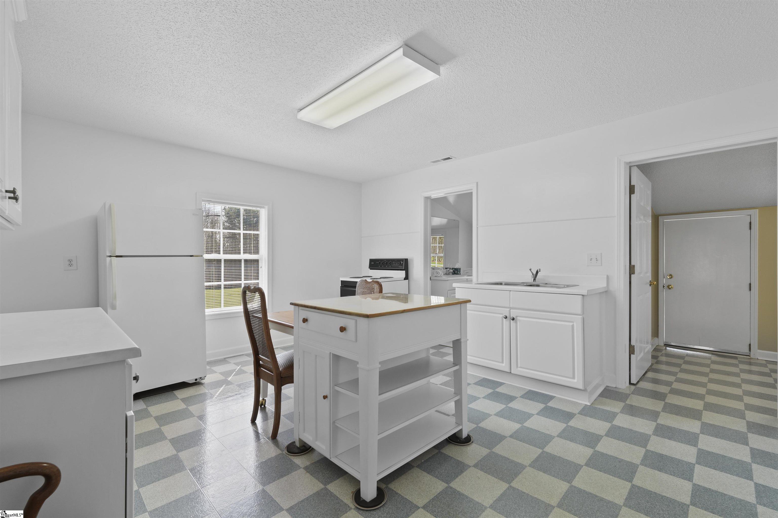 421 E Church Road Property Photo 41