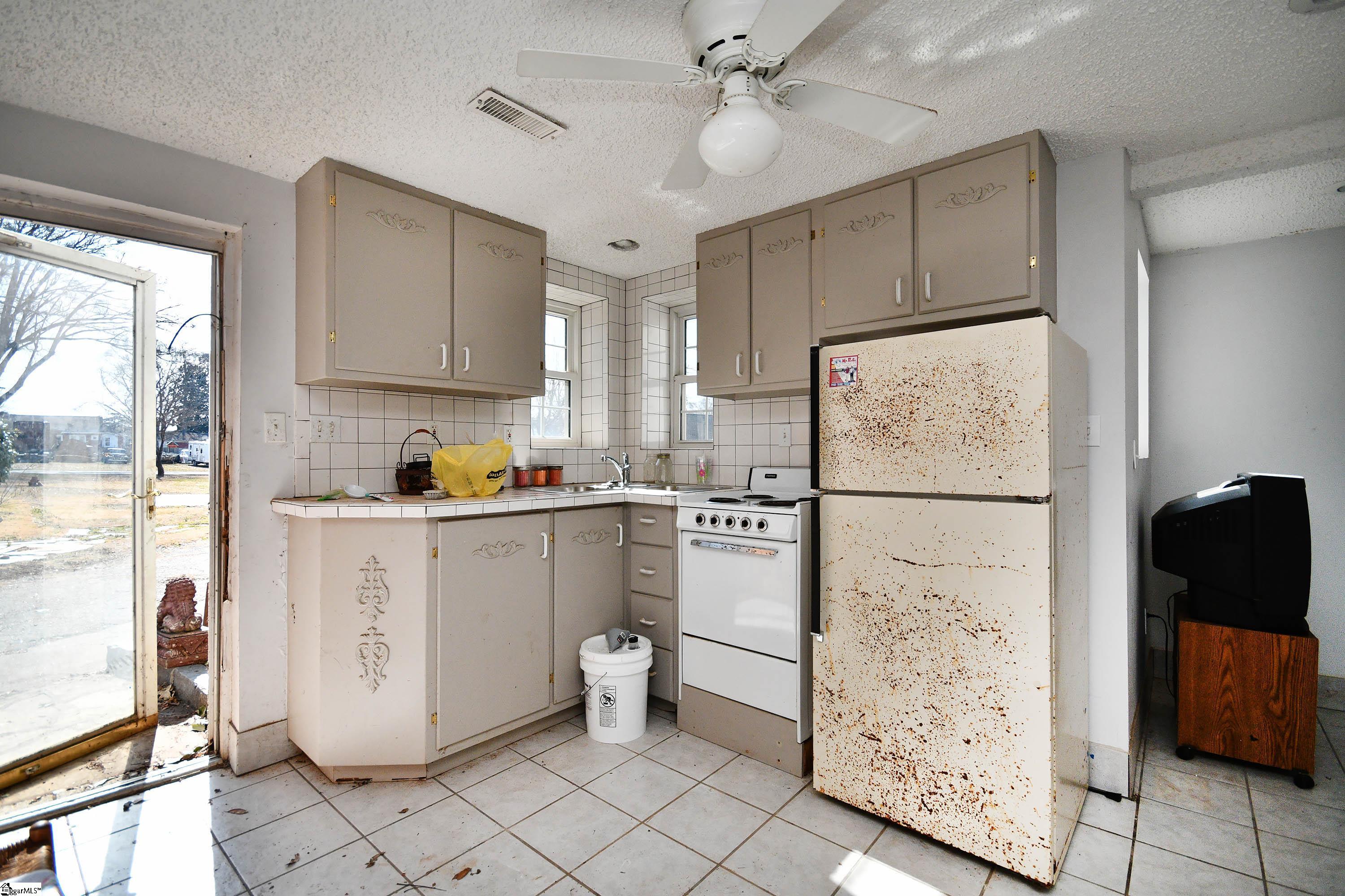 6 Beatrice Street Property Photo 43
