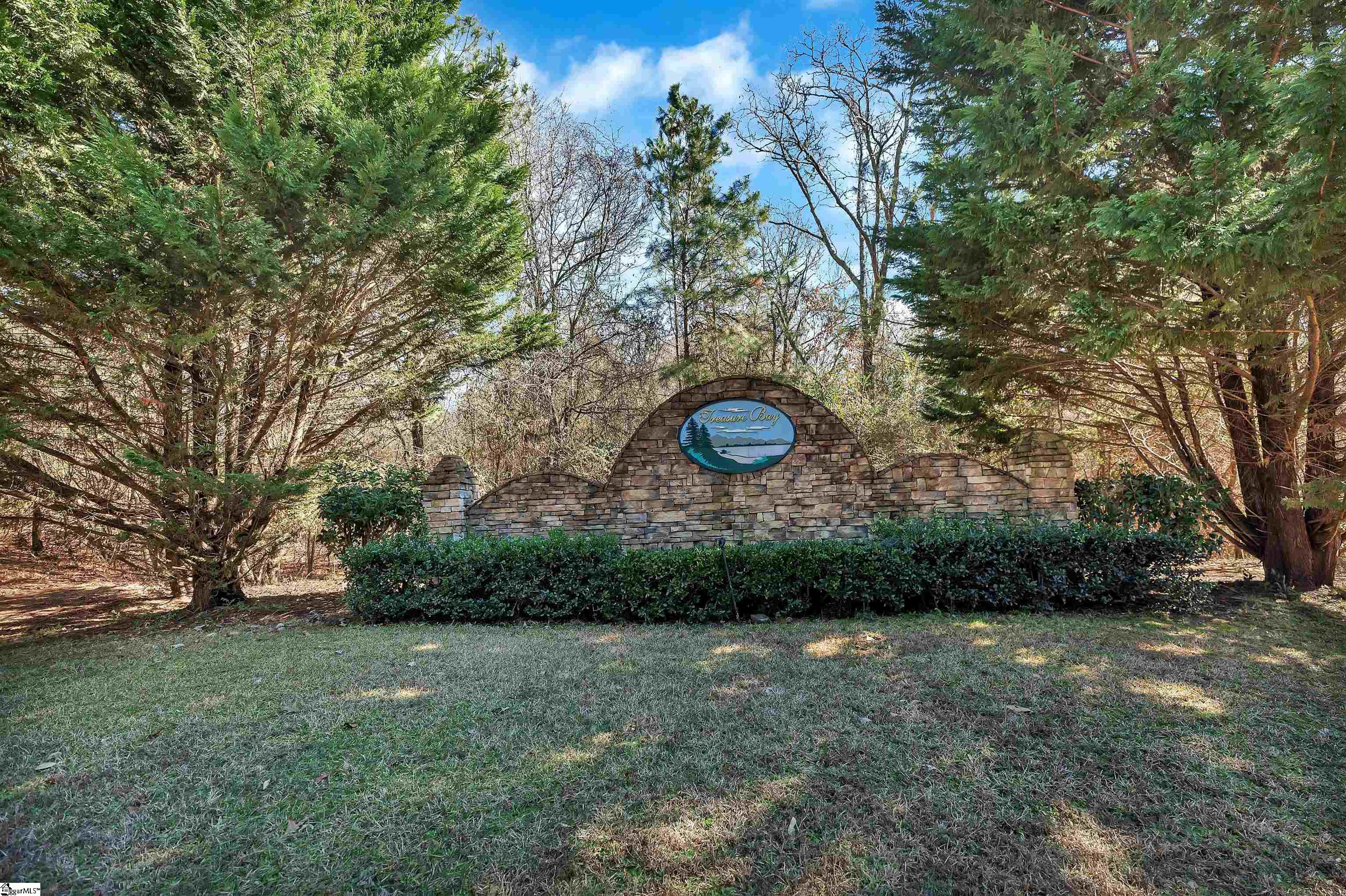 1104 Bay Drive Property Photo 2