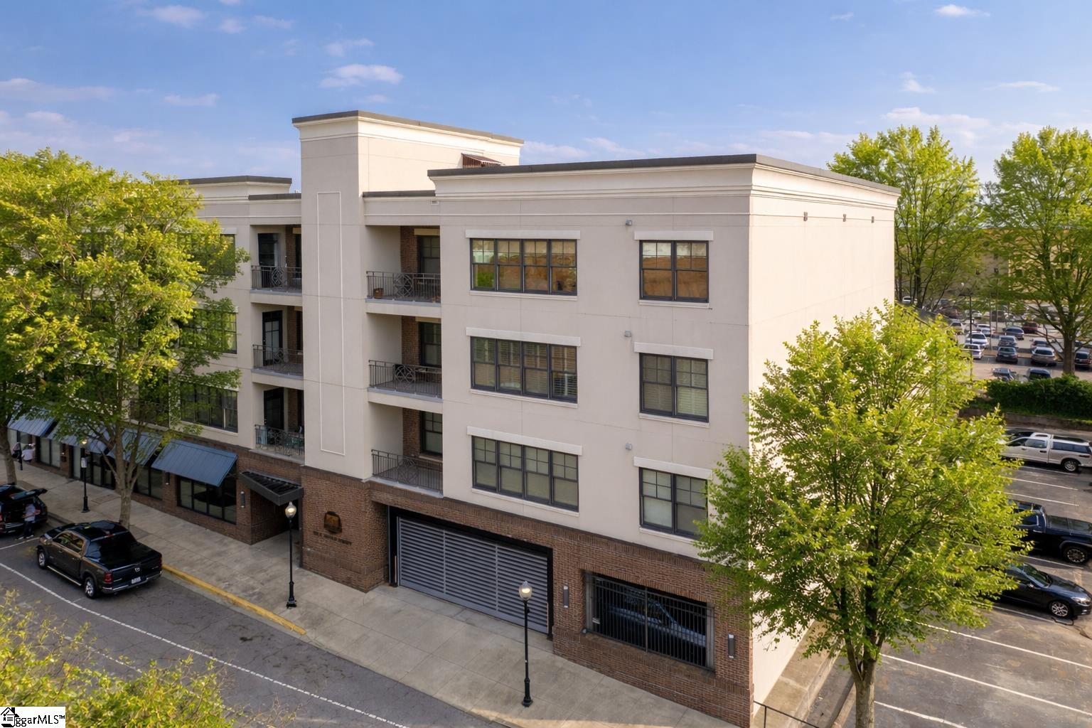 155 E Broad Street Property Photo 1