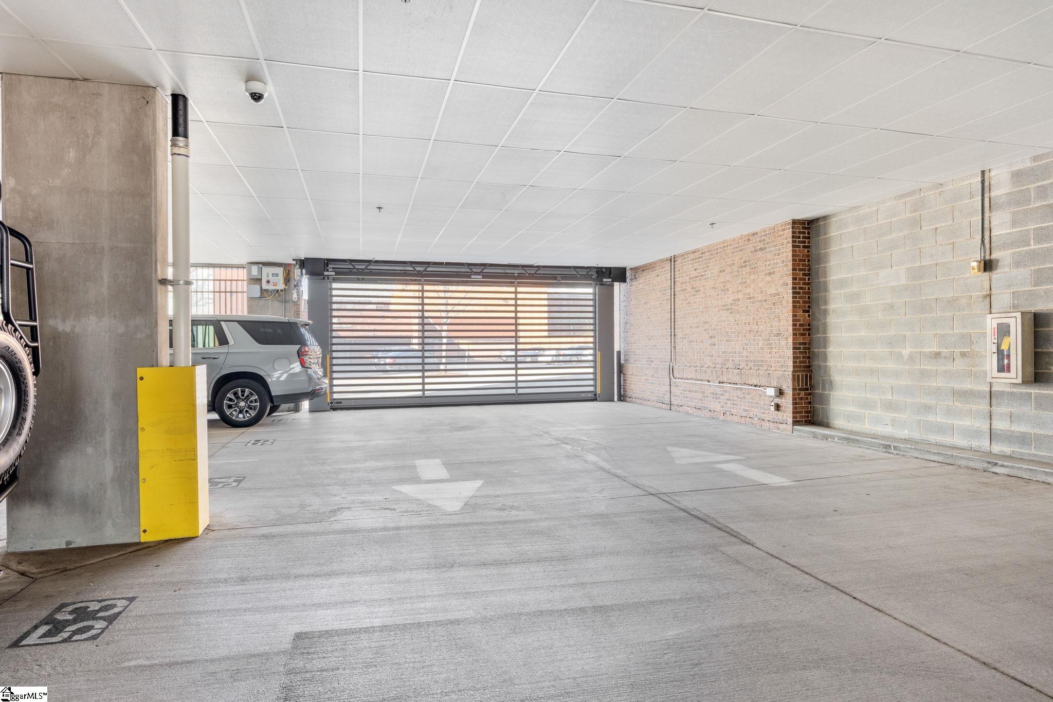 155 E Broad Street Property Photo 8