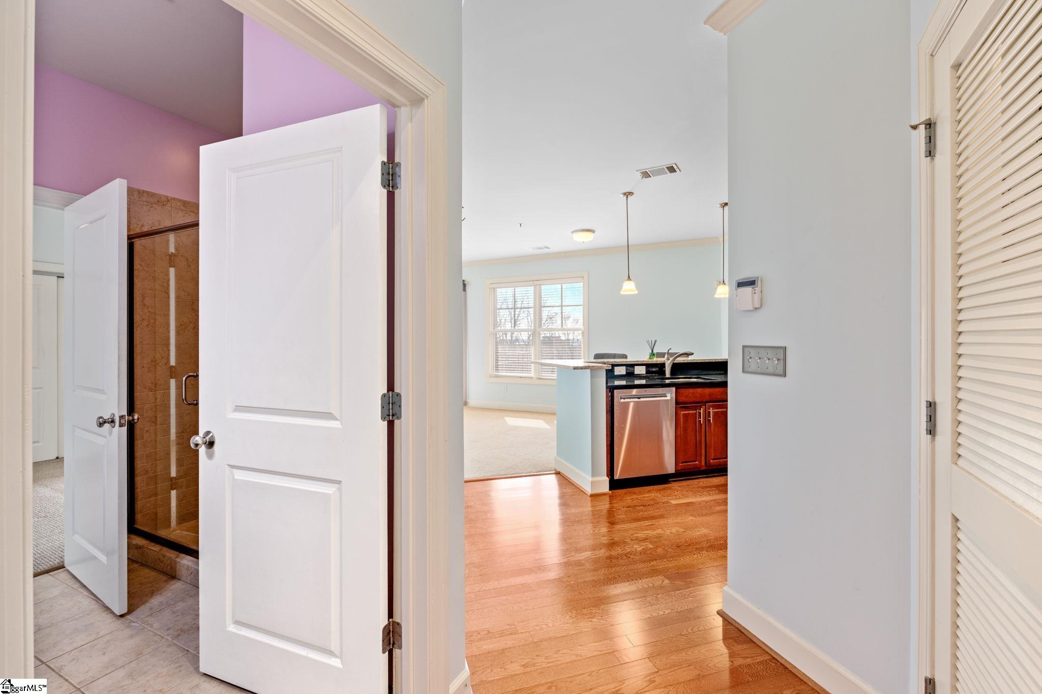 155 E Broad Street Property Photo 17