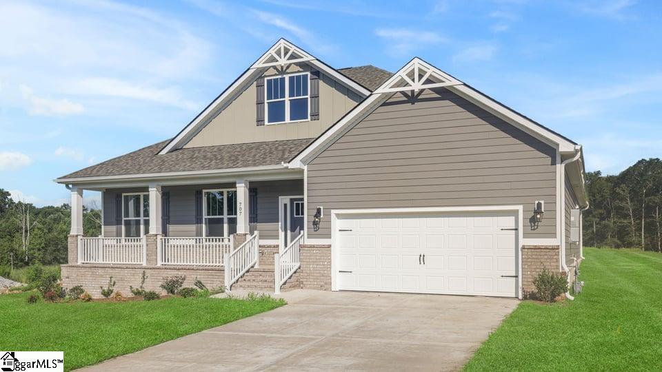 707 Catbird Court Property Photo 2