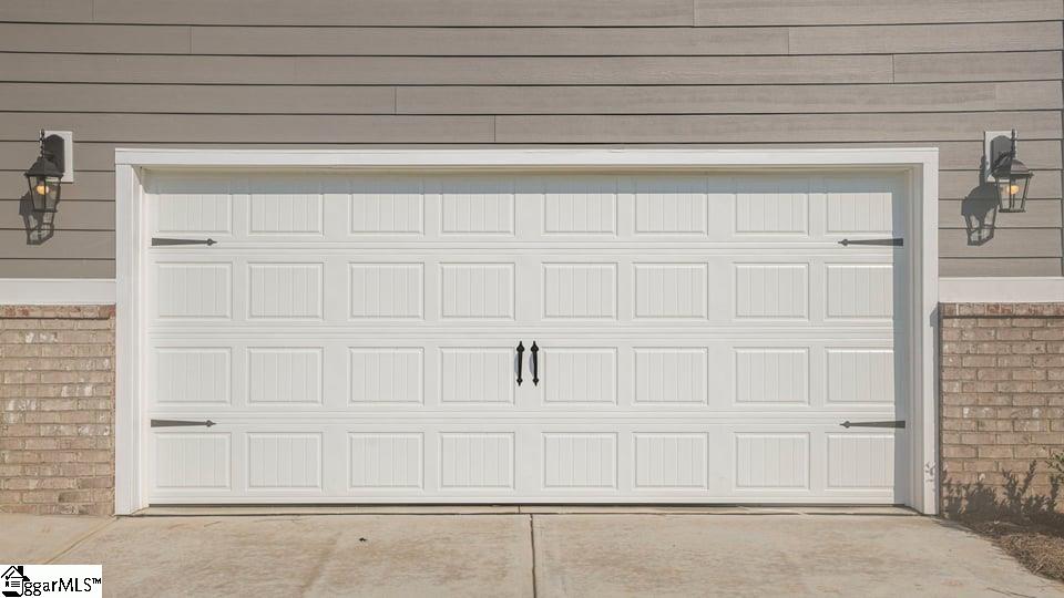 707 Catbird Court Property Photo 3