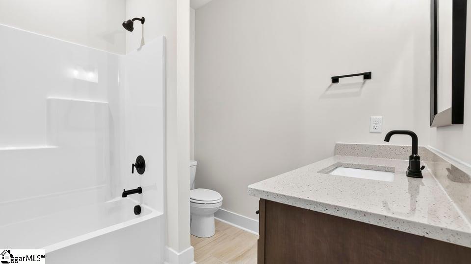 707 Catbird Court Property Photo 9