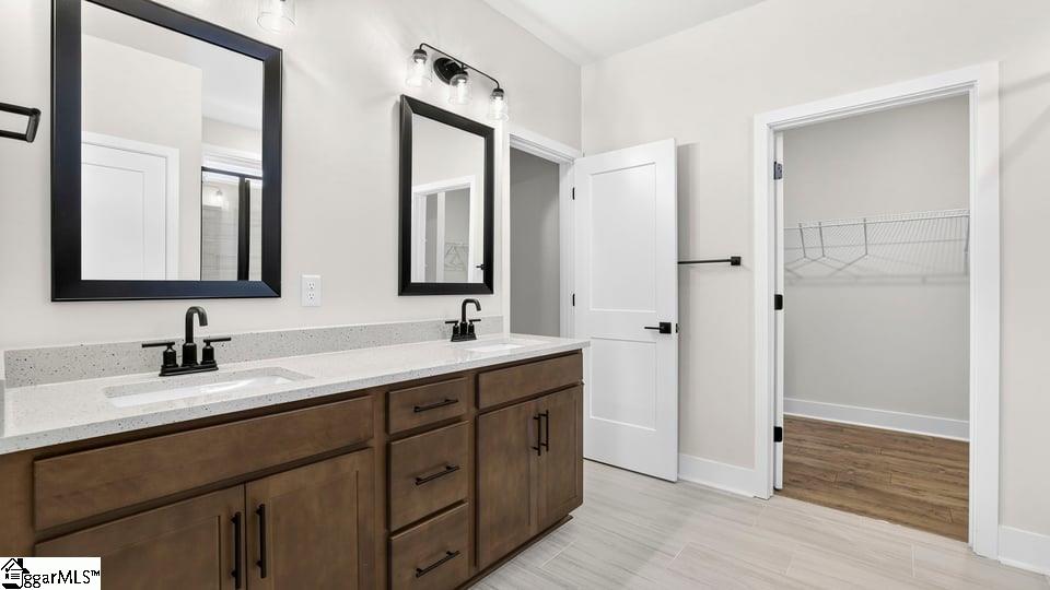 707 Catbird Court Property Photo 33