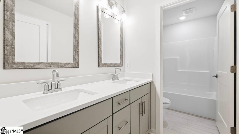 709 Catbird Court Property Photo 27