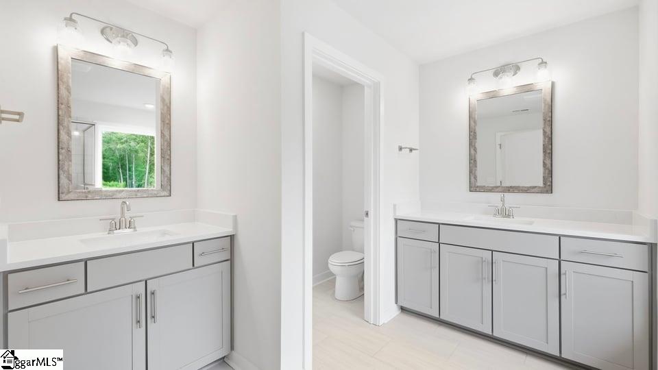 709 Catbird Court Property Photo 33