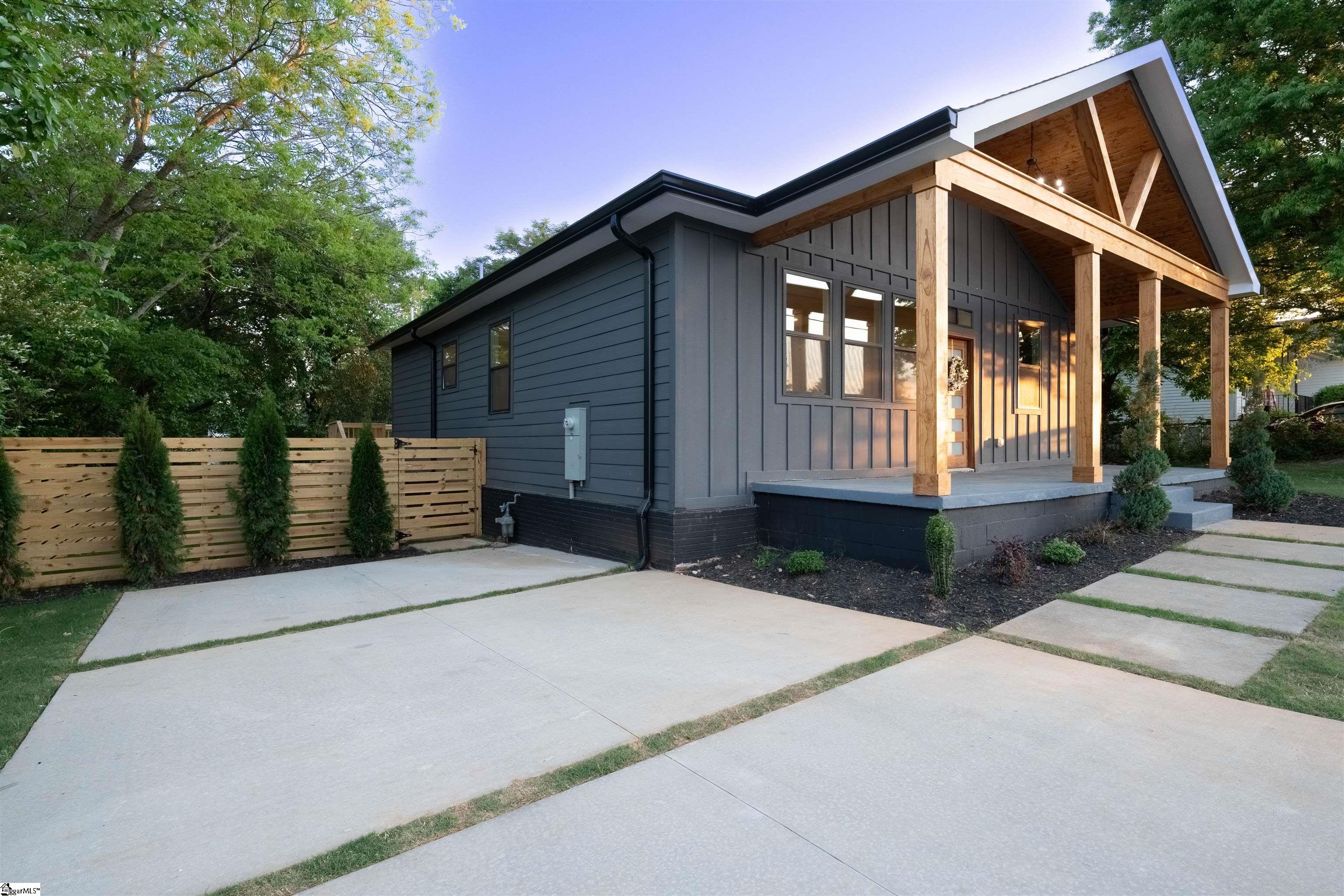 28 6th Street Property Photo 4