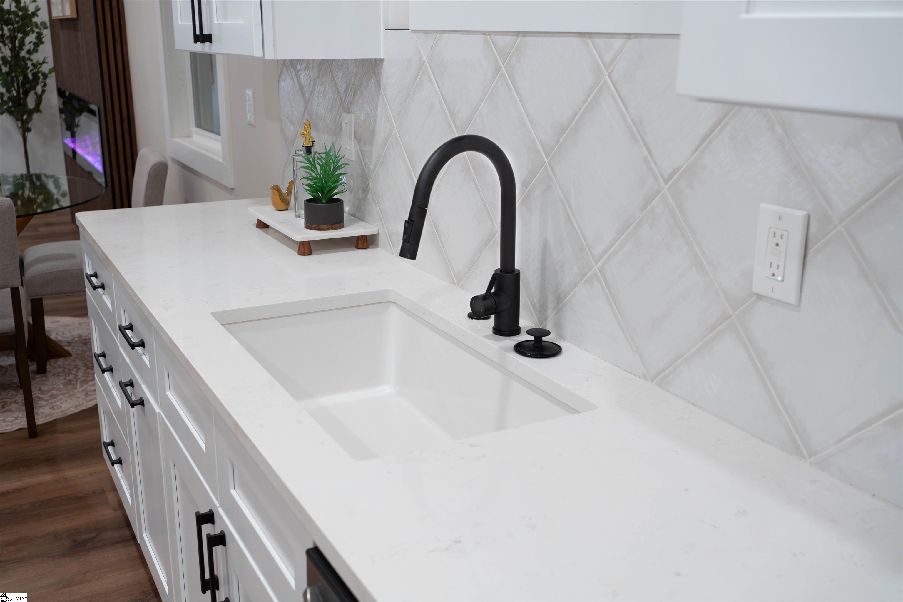 28 6th Street Property Photo 12