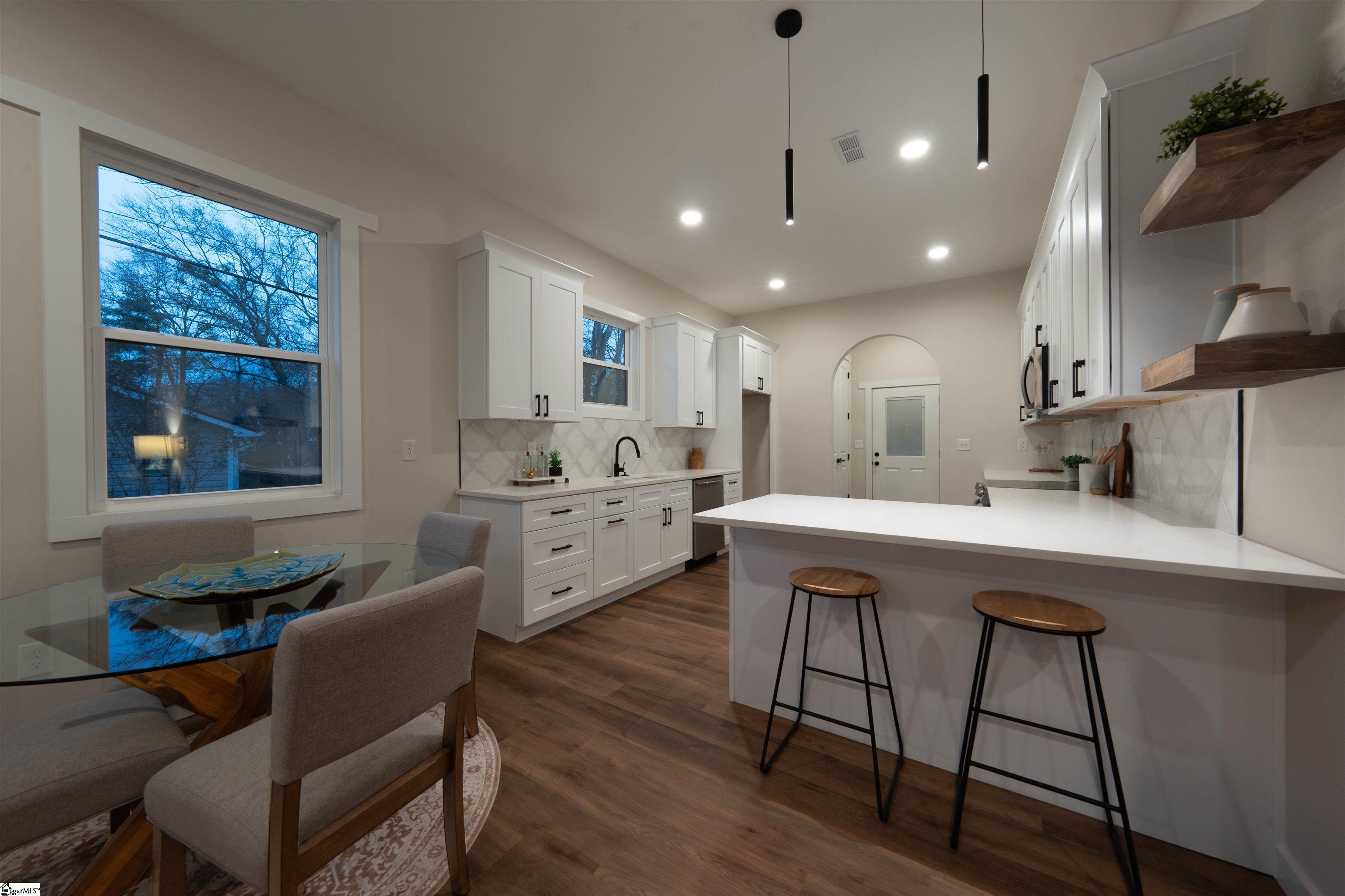 28 6th Street Property Photo 16