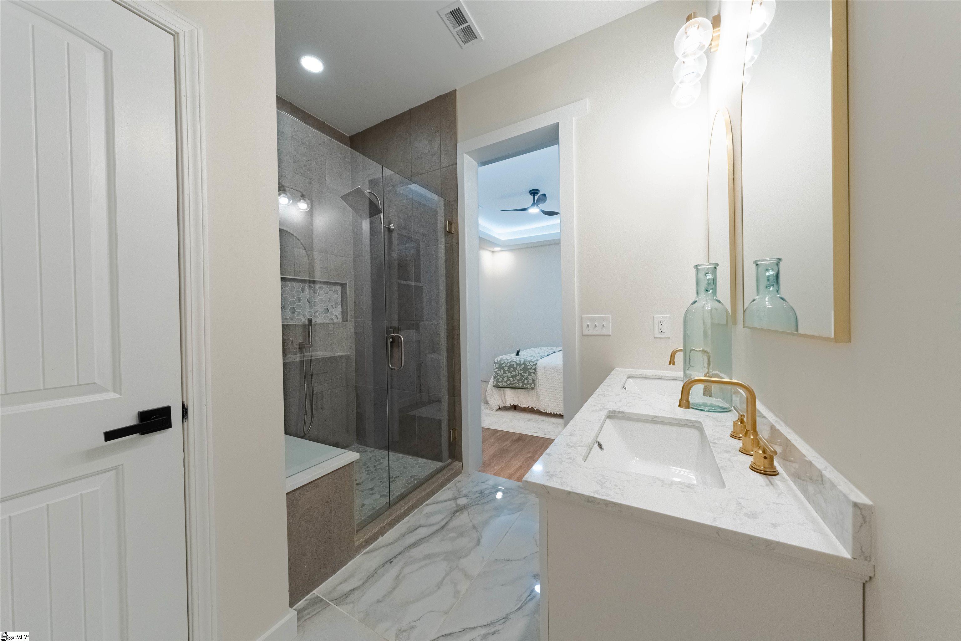 28 6th Street Property Photo 32