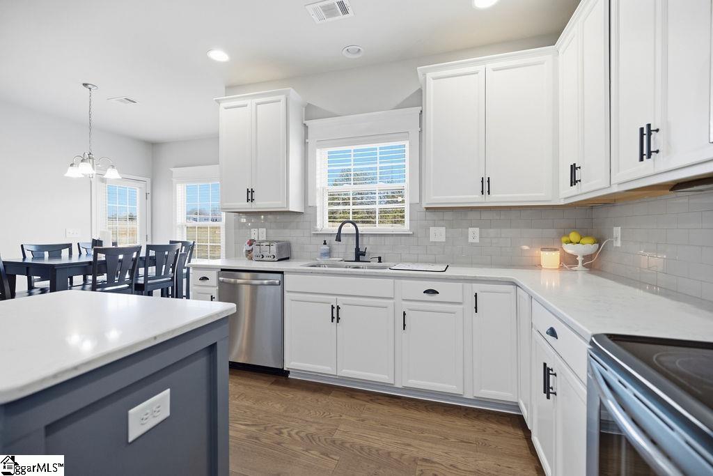 511 Cromer Road Property Photo 15