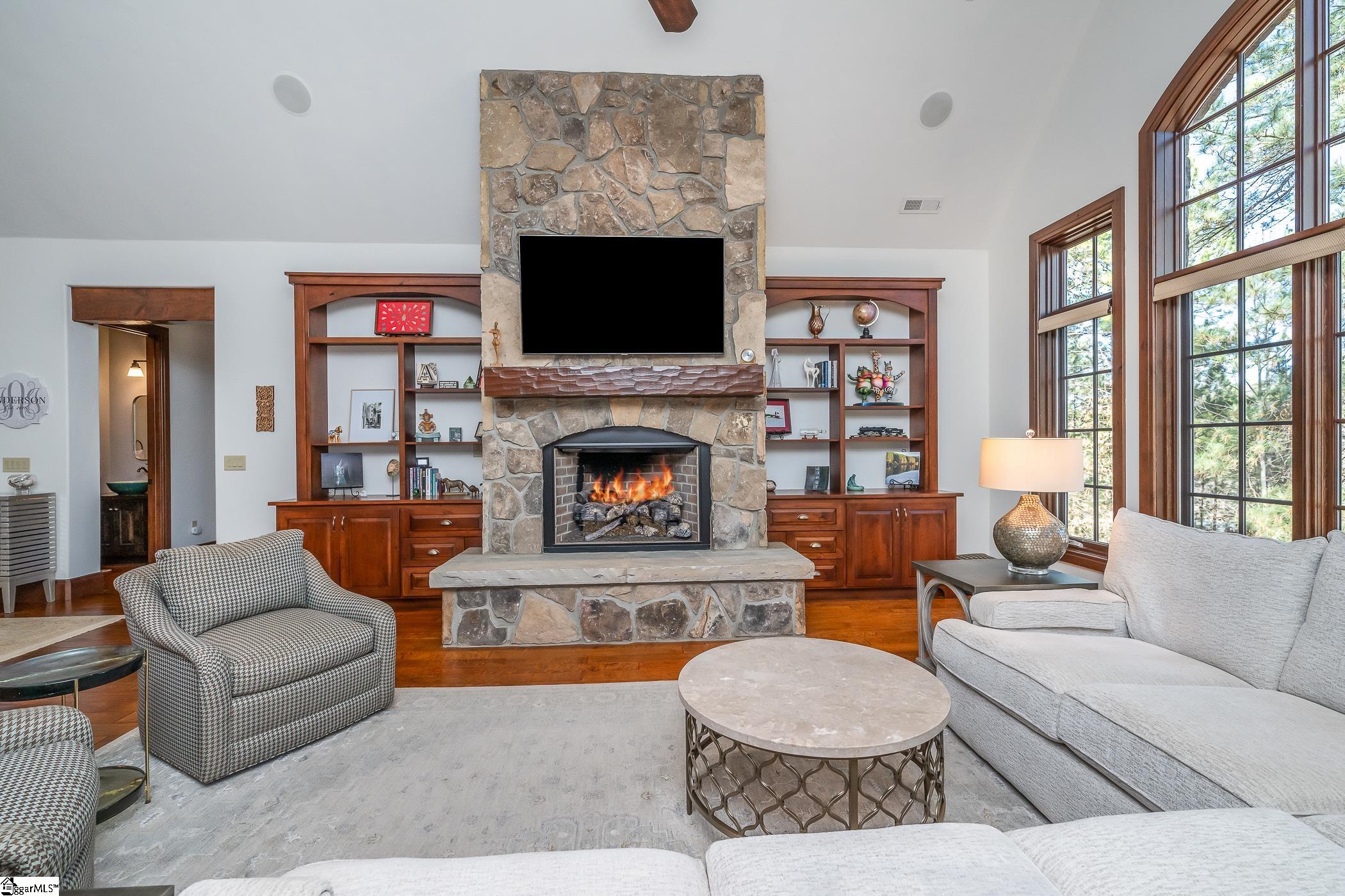 1583357 Property Photo 6