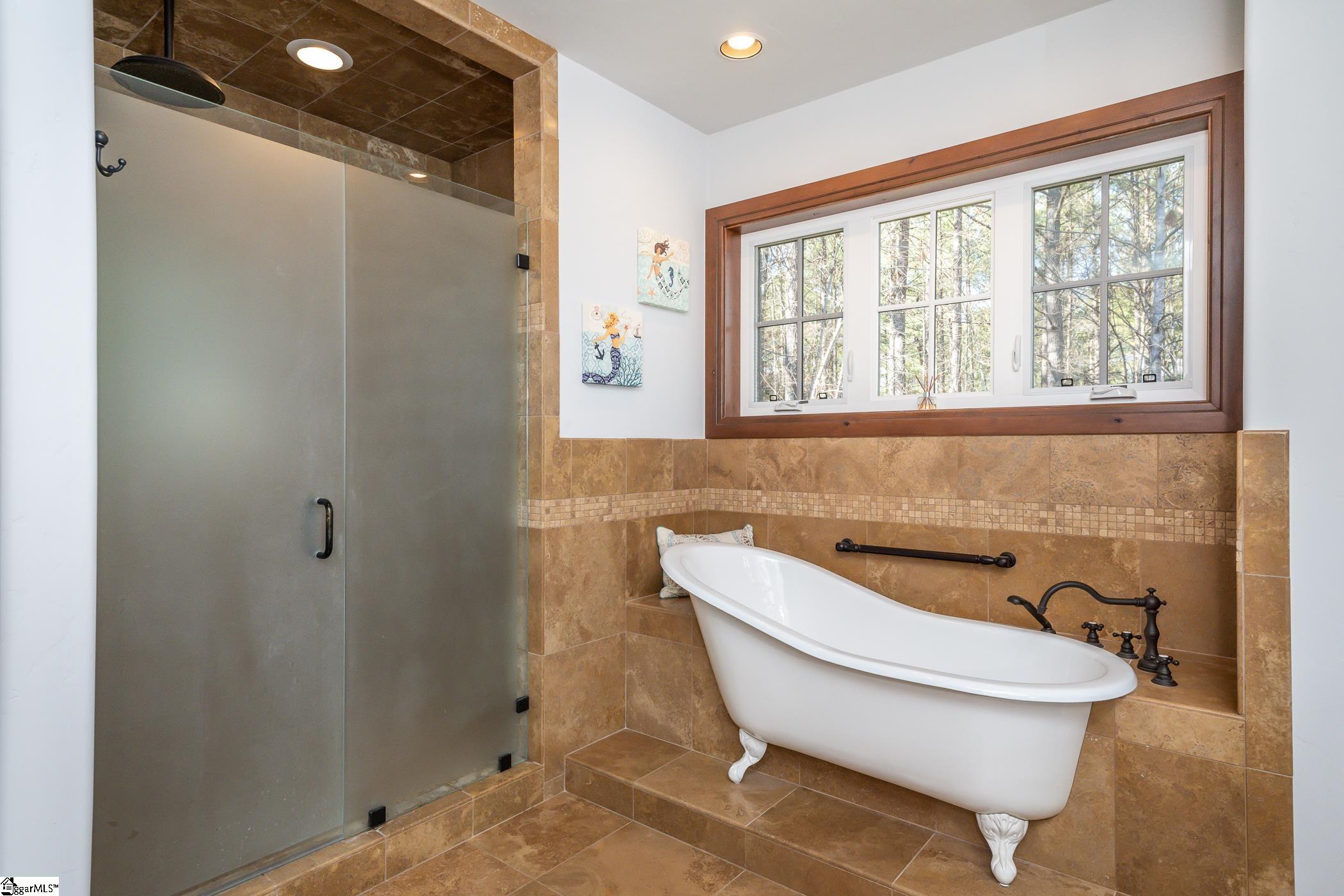 1583357 Property Photo 15