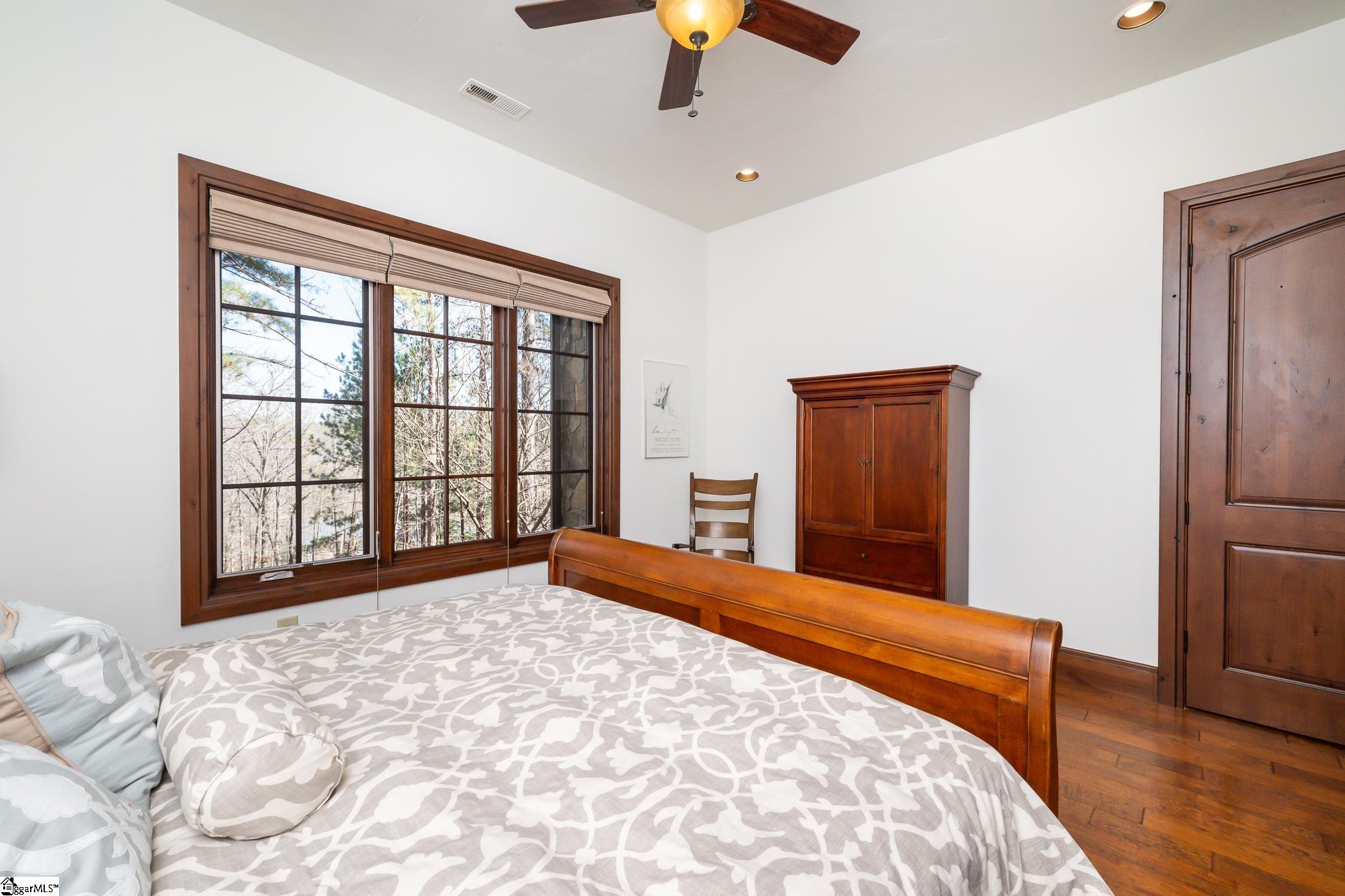 1583357 Property Photo 29