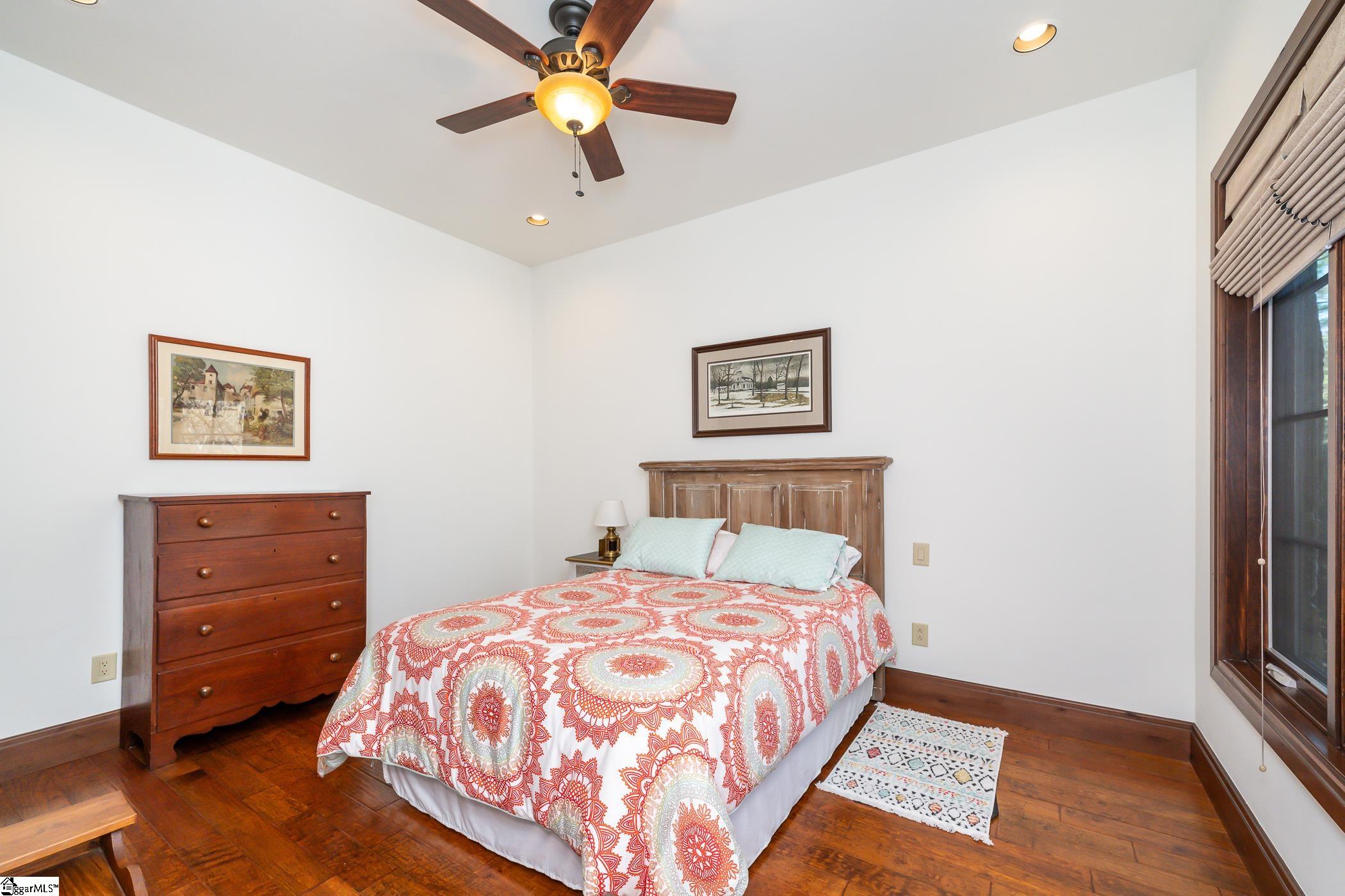 1583357 Property Photo 31