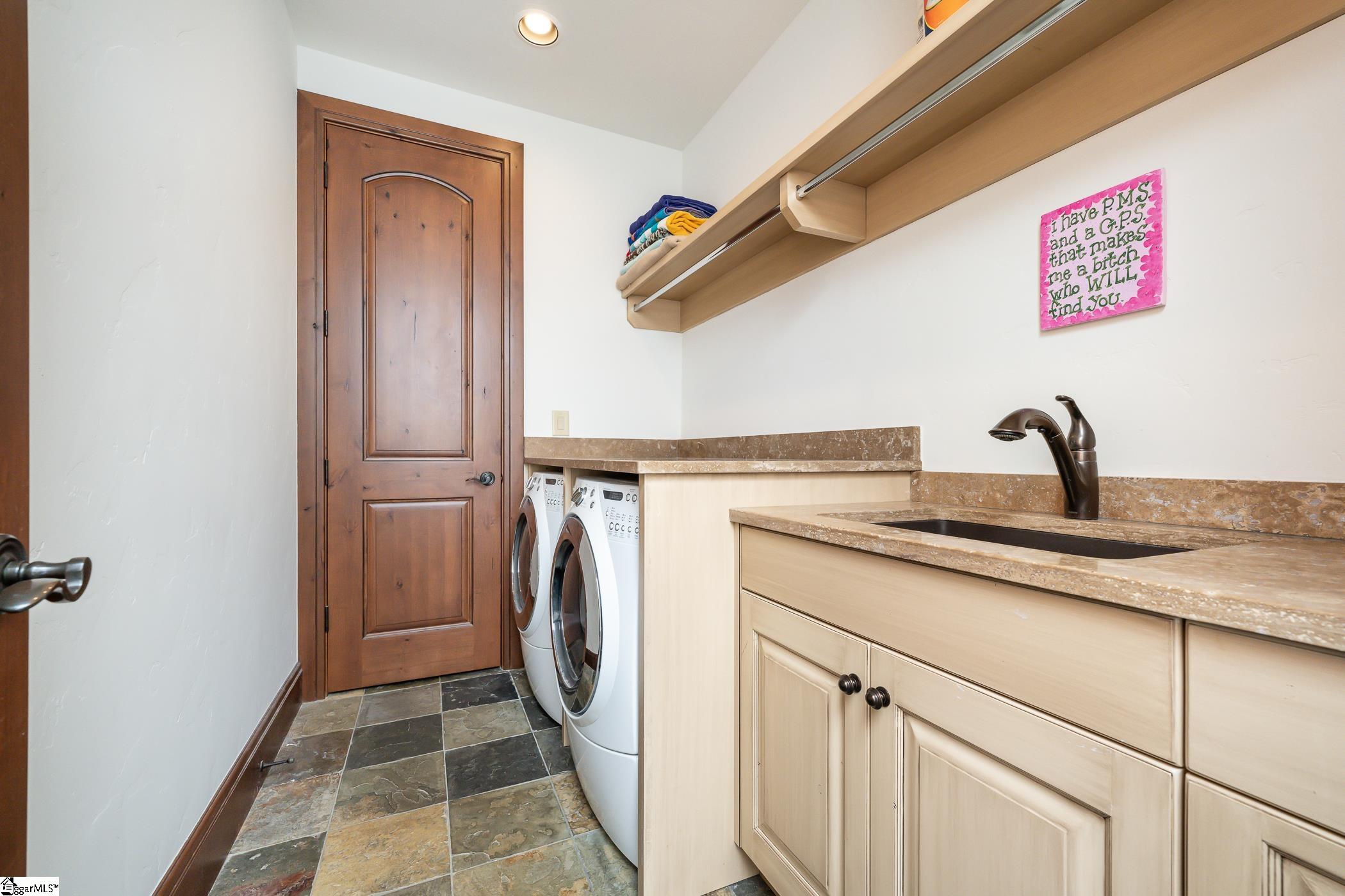 1583357 Property Photo 34