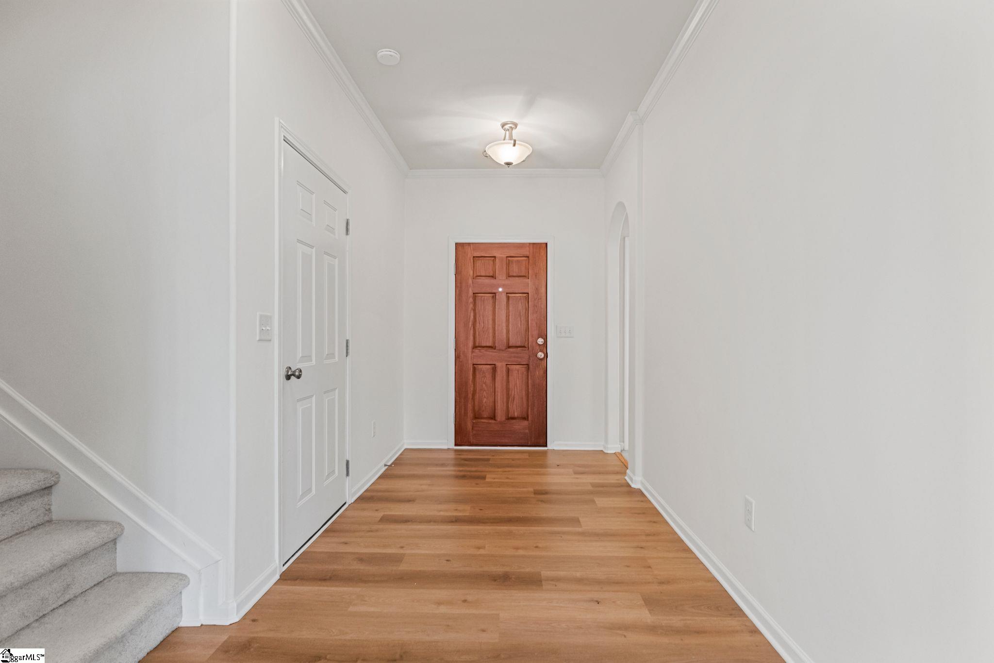 704 Center Road Property Photo 4