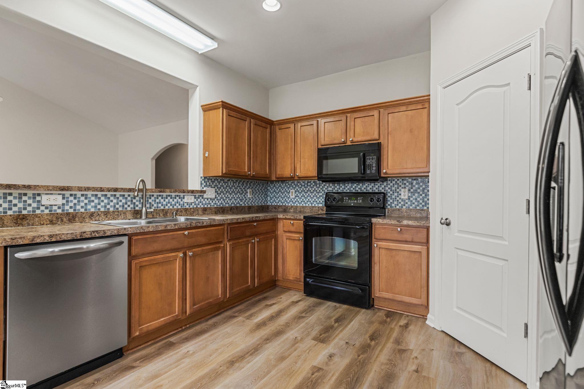 704 Center Road Property Photo 16