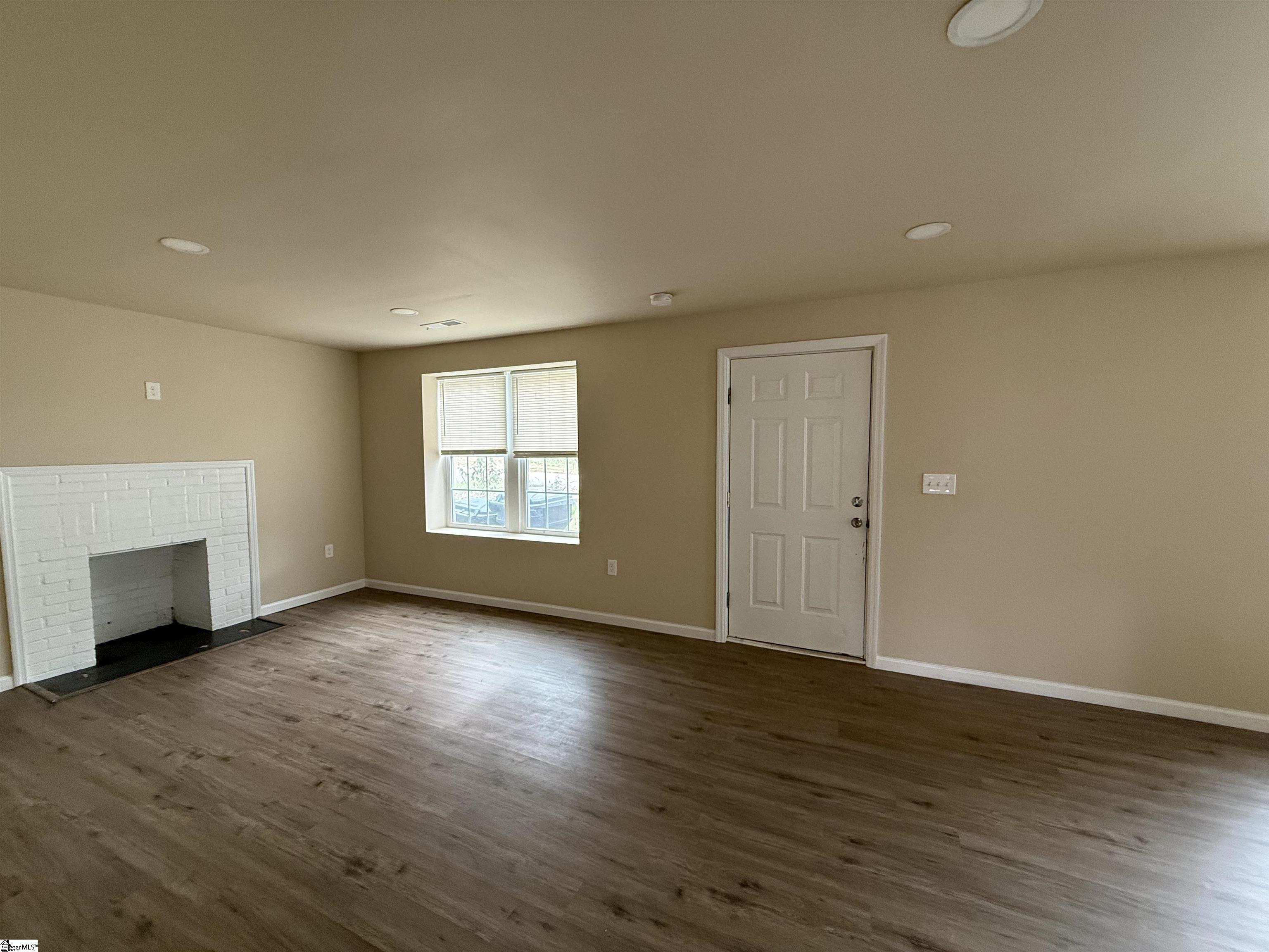 620 E Orr Street Property Photo 5
