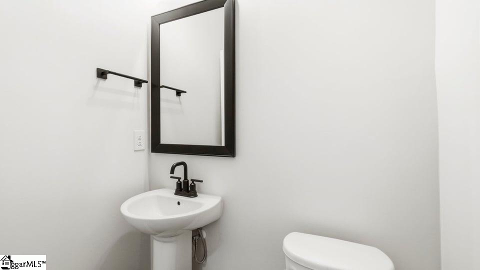 223 Chapel Creek Court Property Photo 8
