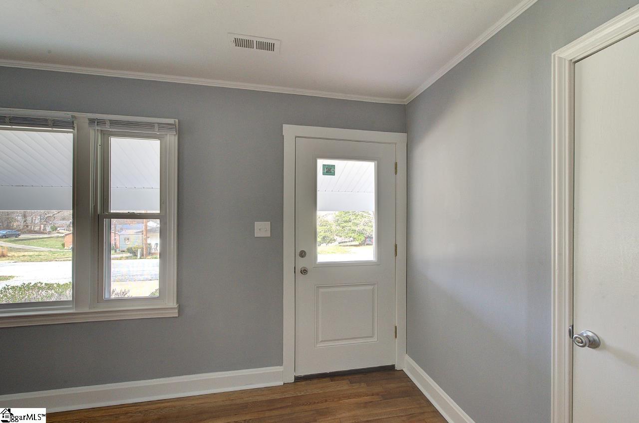 315 Ivydale Drive Property Photo 4