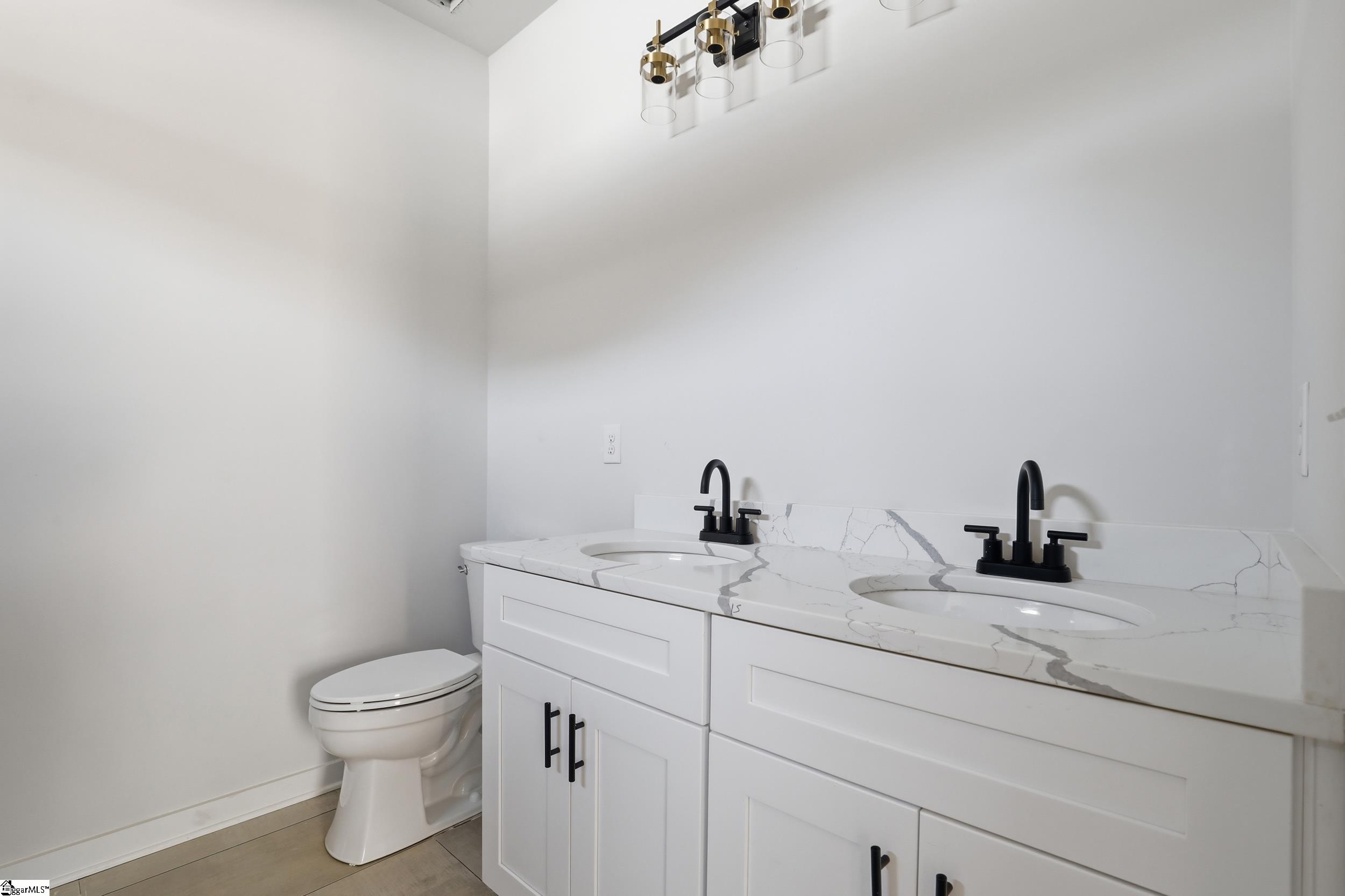 162 Buncombe Street Property Photo 18