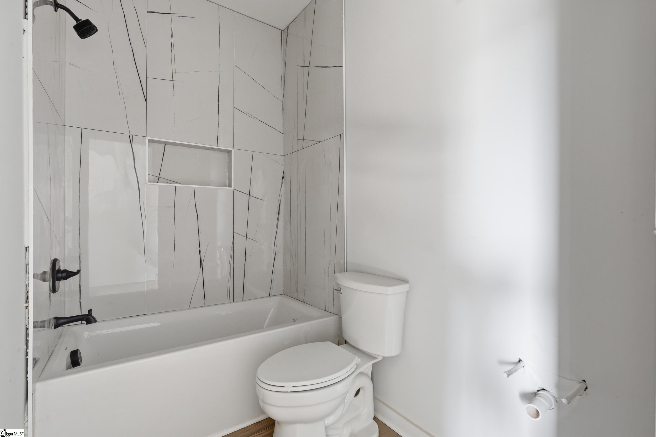 162 Buncombe Street Property Photo 21