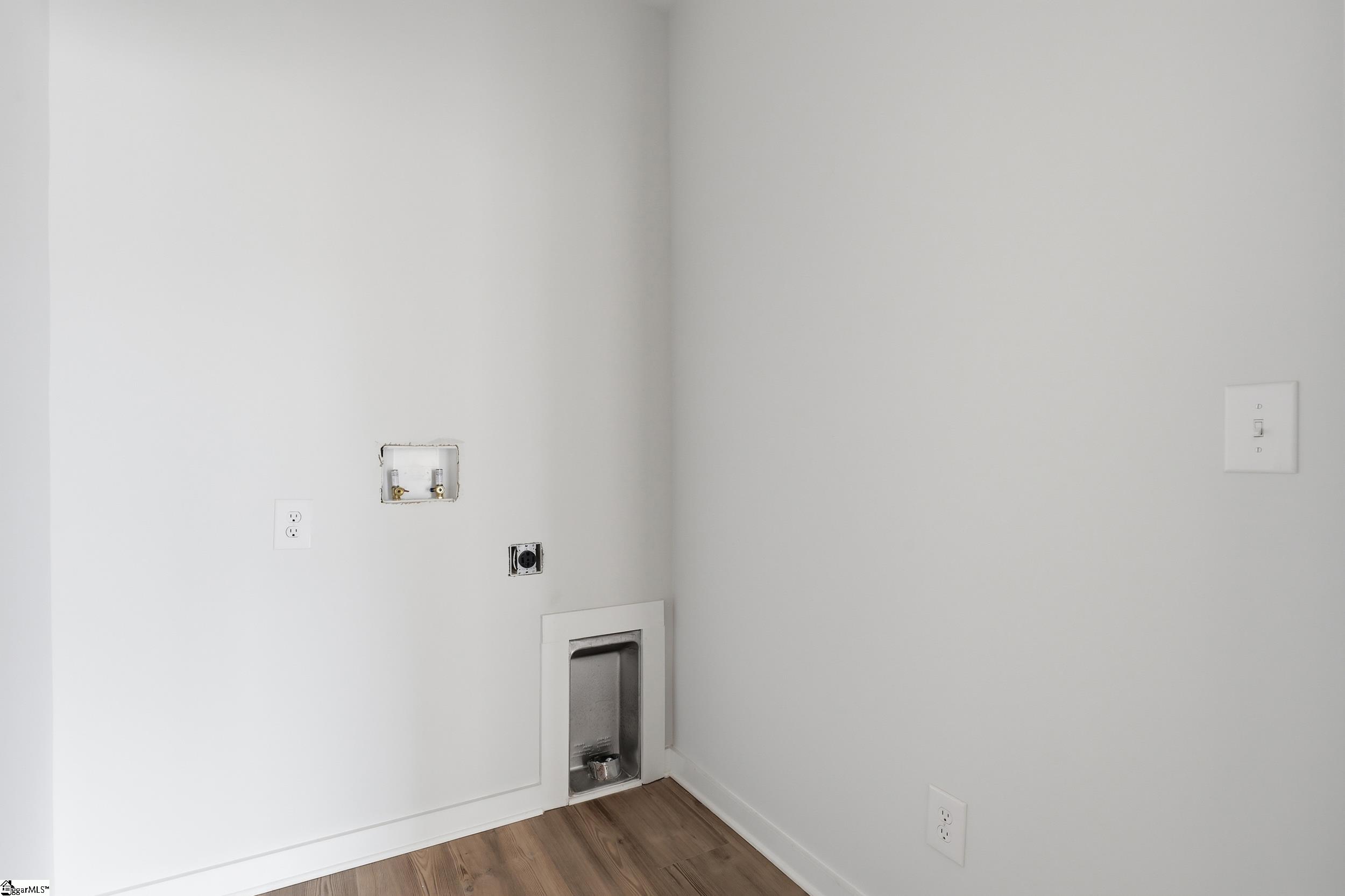 162 Buncombe Street Property Photo 31