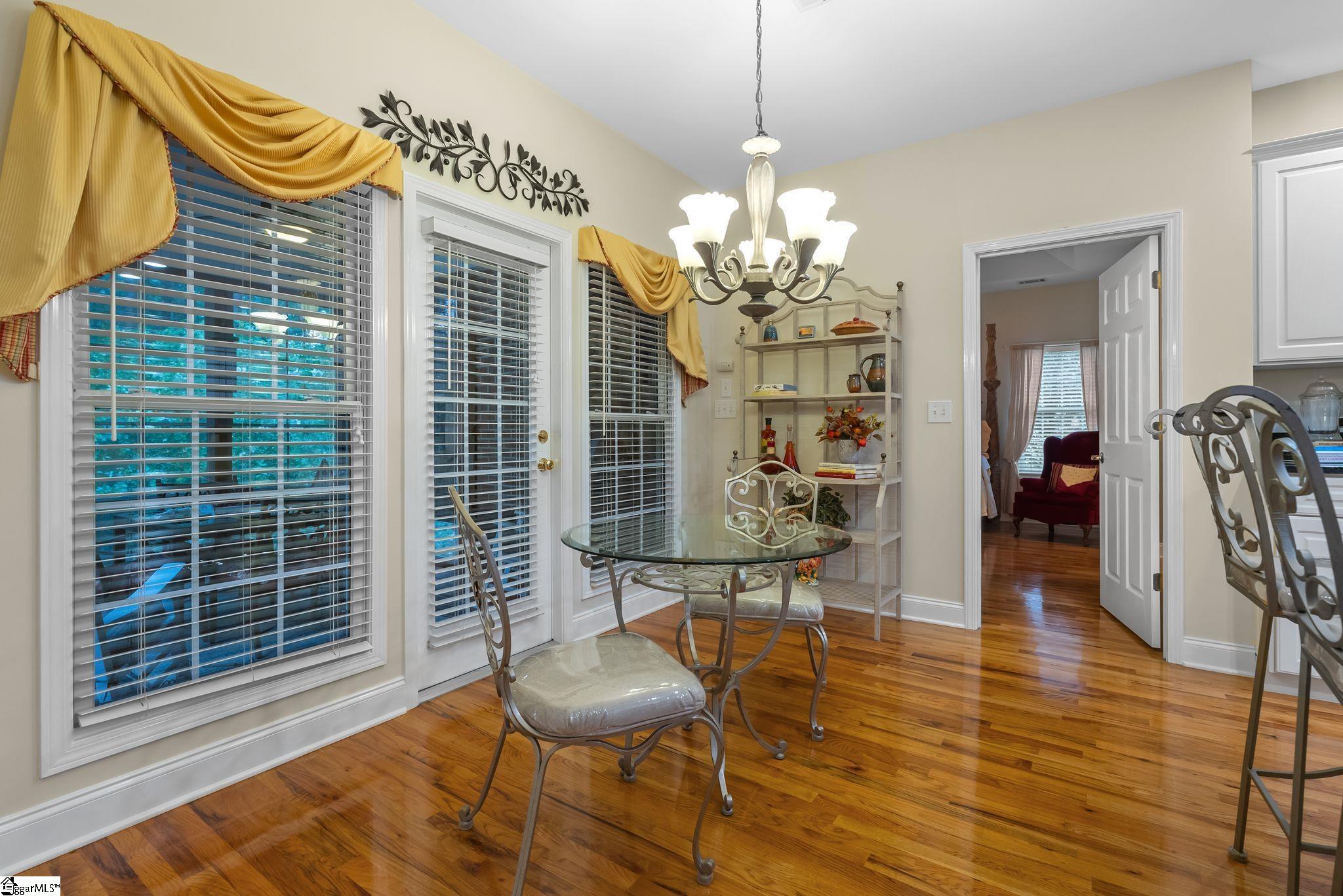 1583918 Property Photo 8