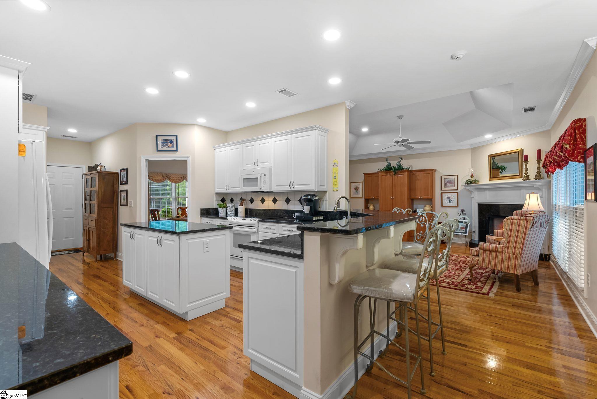 1583918 Property Photo 13