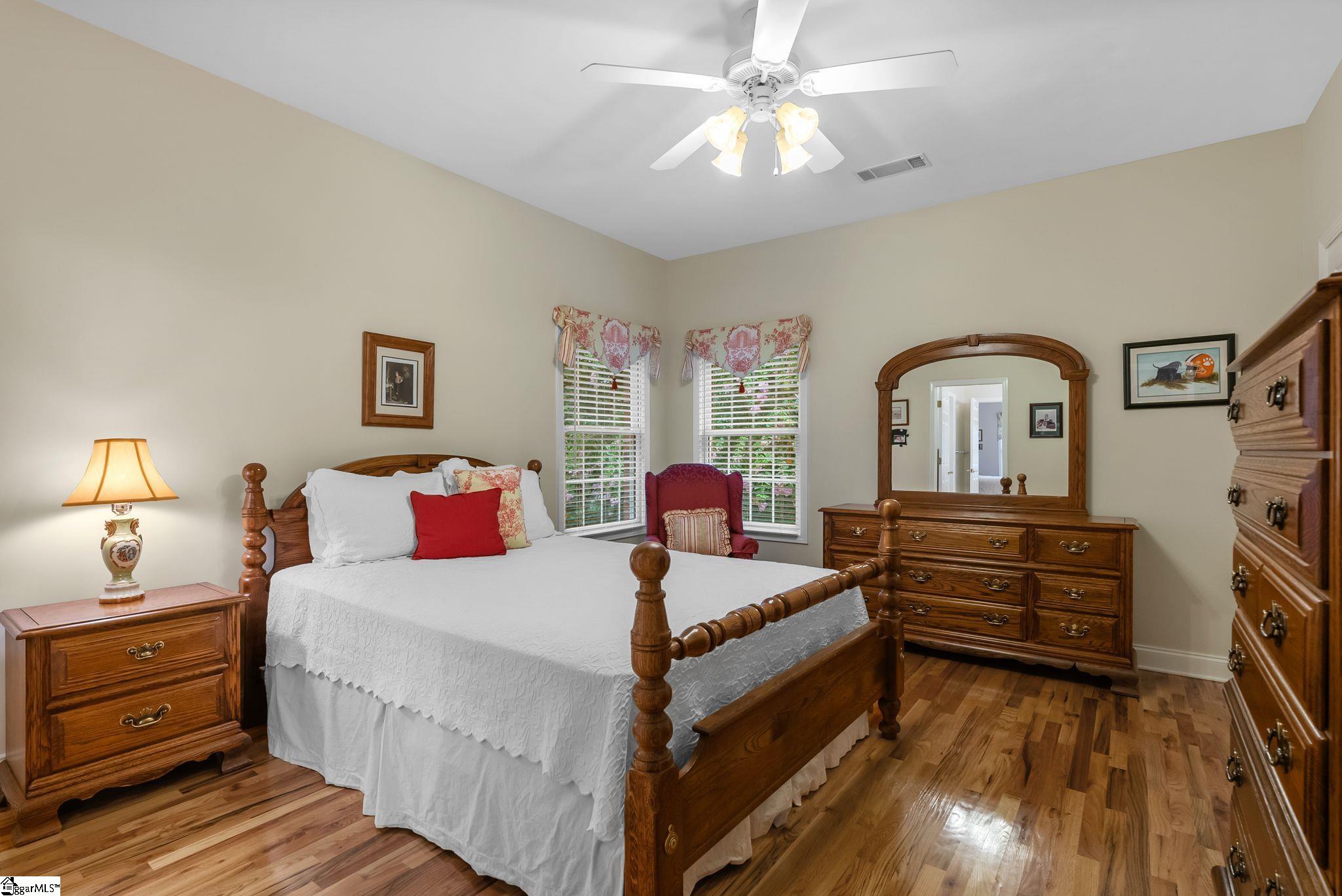 1583918 Property Photo 29