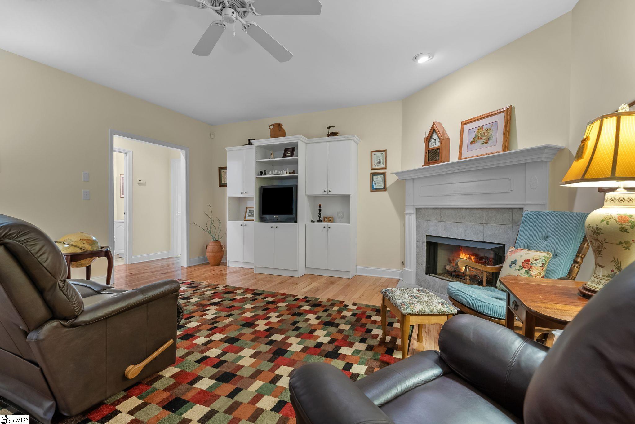 1583918 Property Photo 31