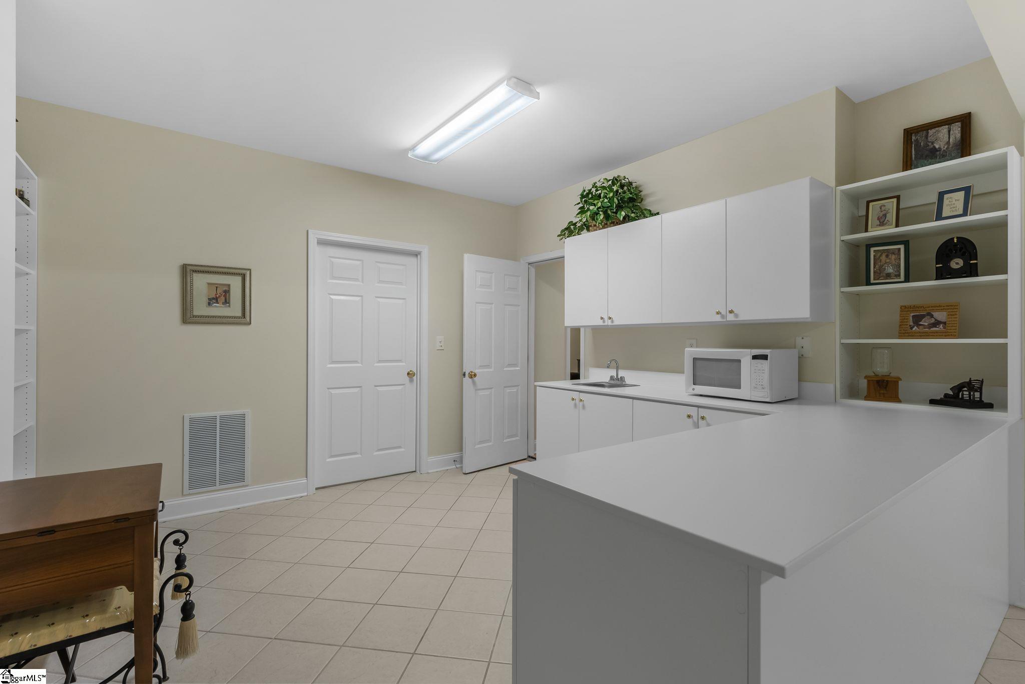 1583918 Property Photo 37