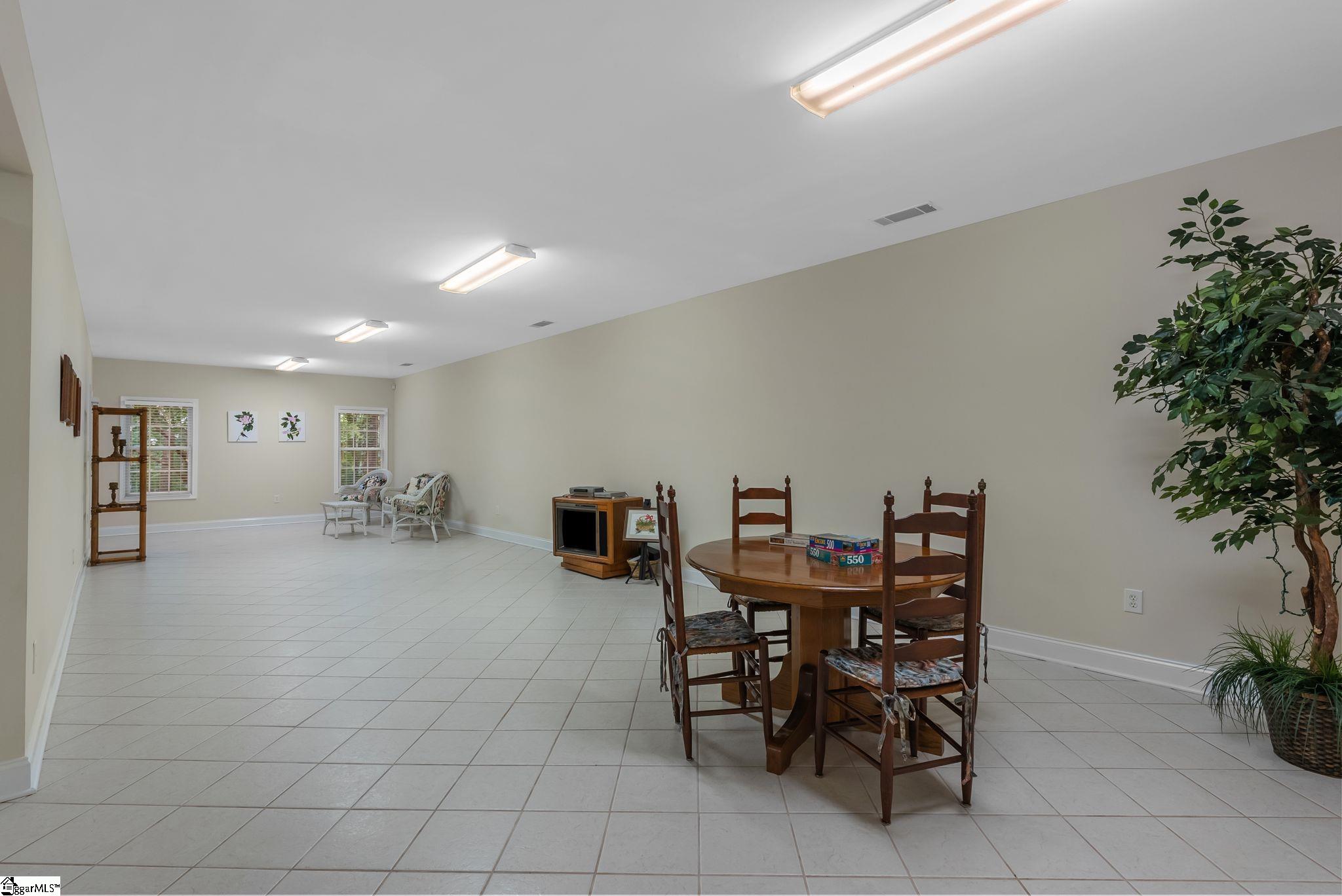 1583918 Property Photo 38