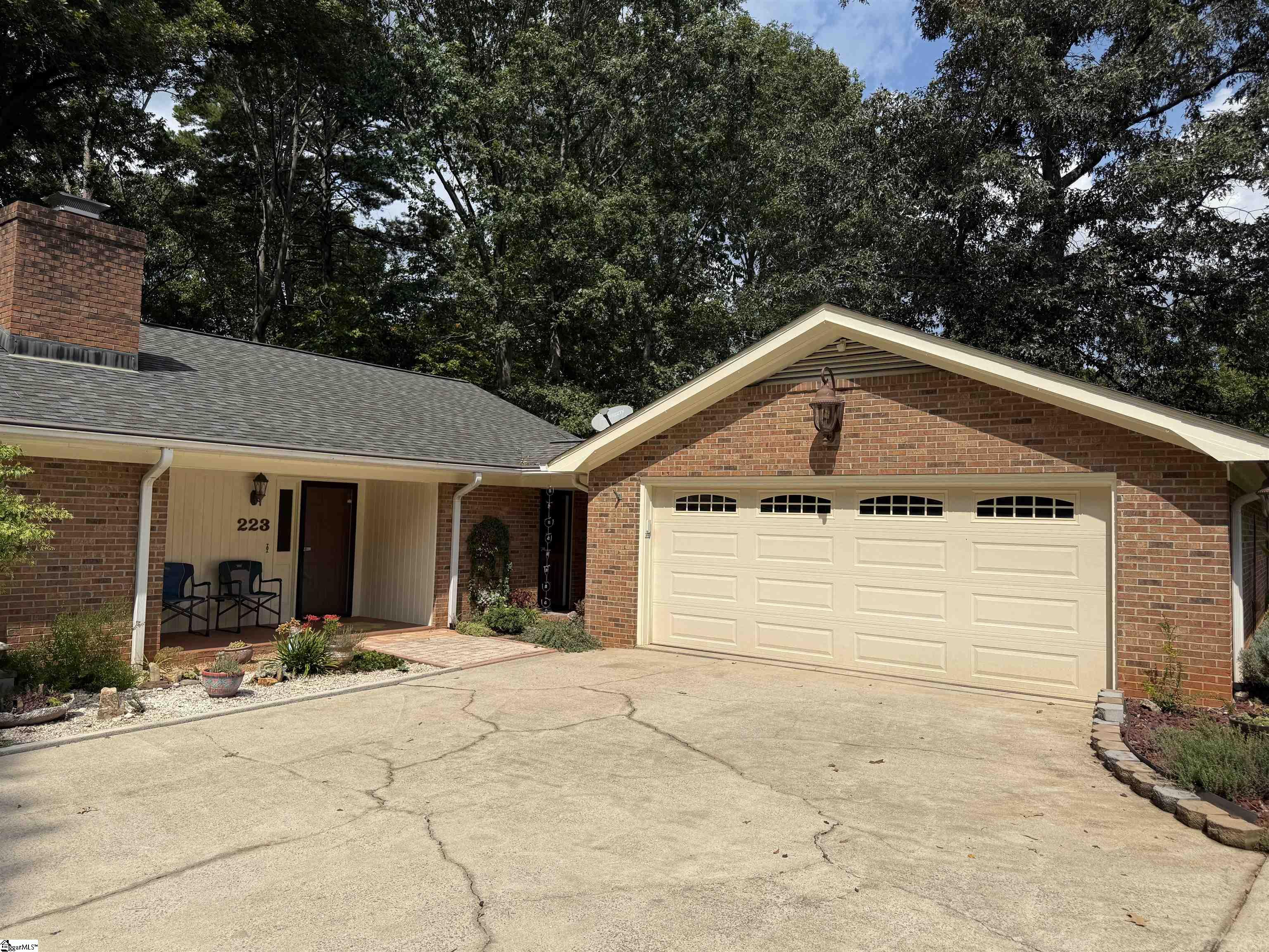 223 Covington Road Property Photo 6