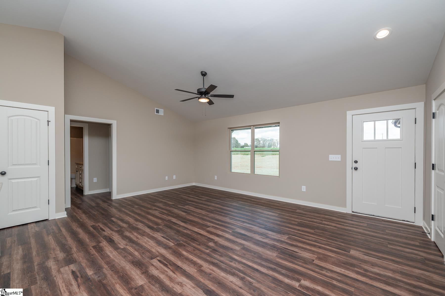 9920 Highway 252 Property Photo 3