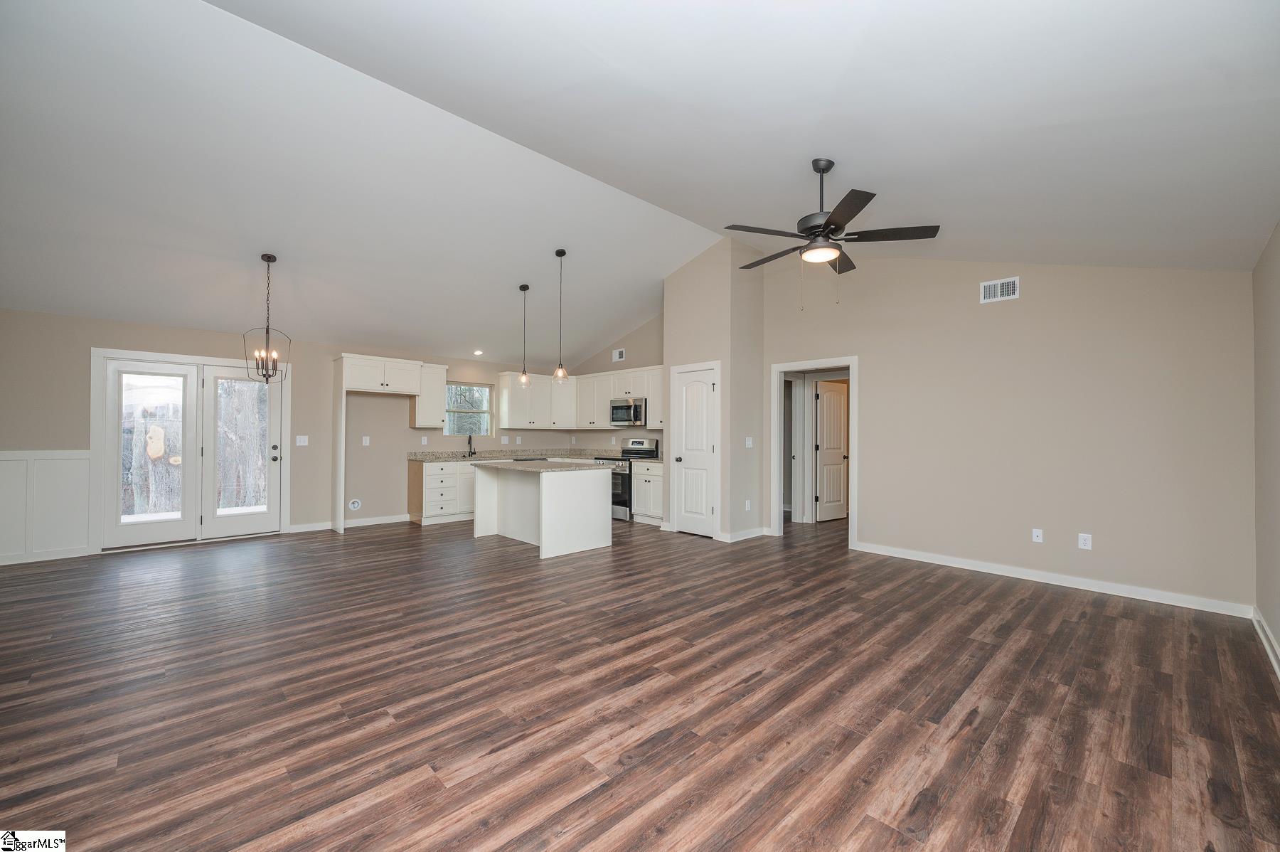 9920 Highway 252 Property Photo 5